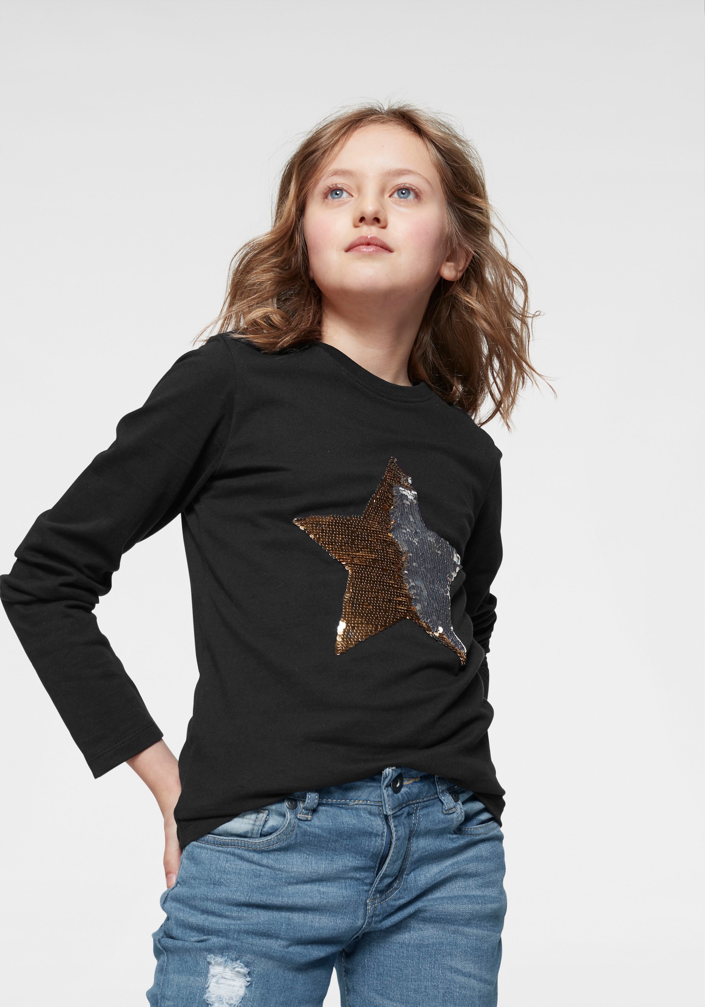 KIDSWORLD Langarmshirt "mit STERN Applikation" Langarm, taillierter Schnitt, mit glitzernden Pailletten