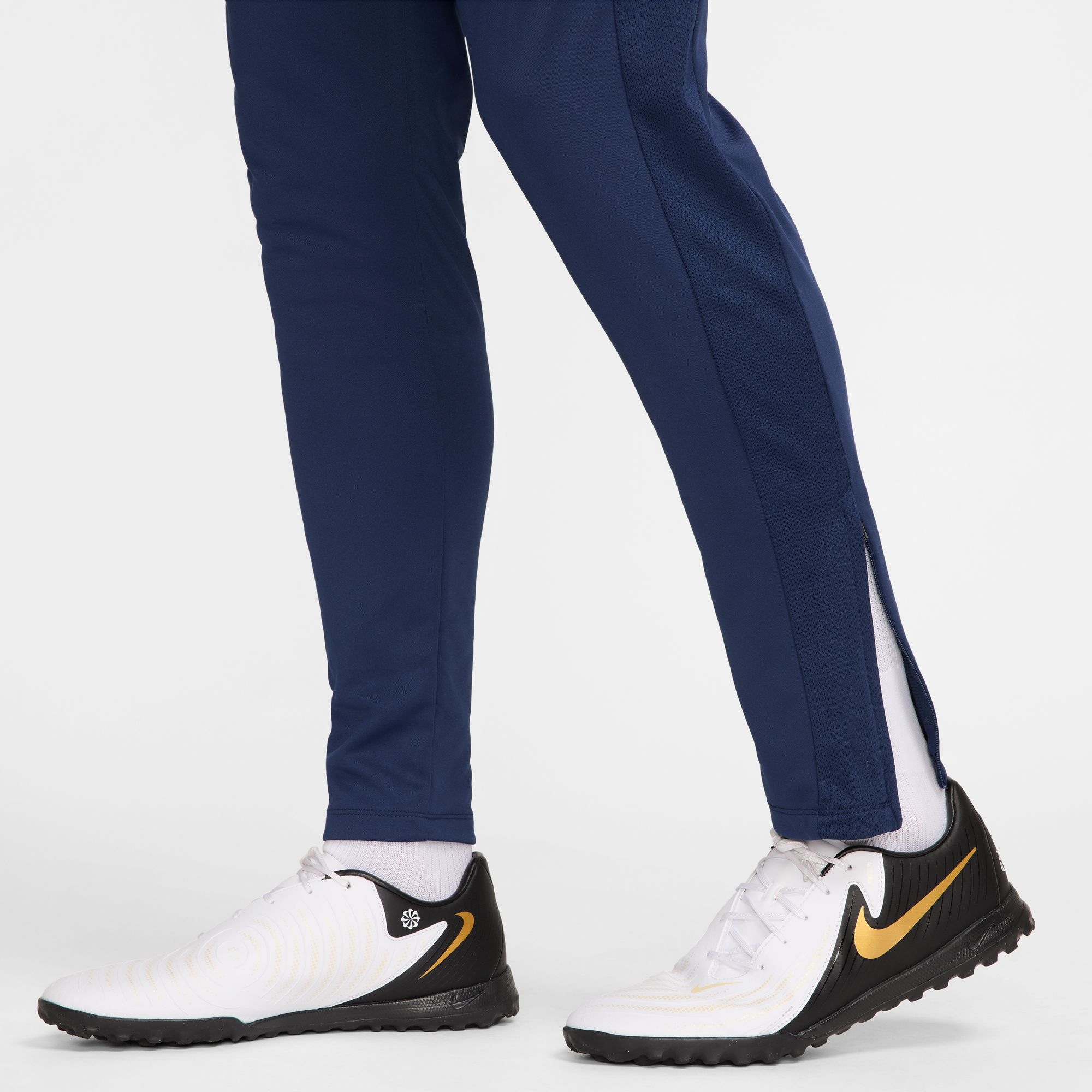 Nike Trainingshose »Nike Academy Men's Dri-FIT Soccer Pants«  leichtes Material, sportlicher Stil