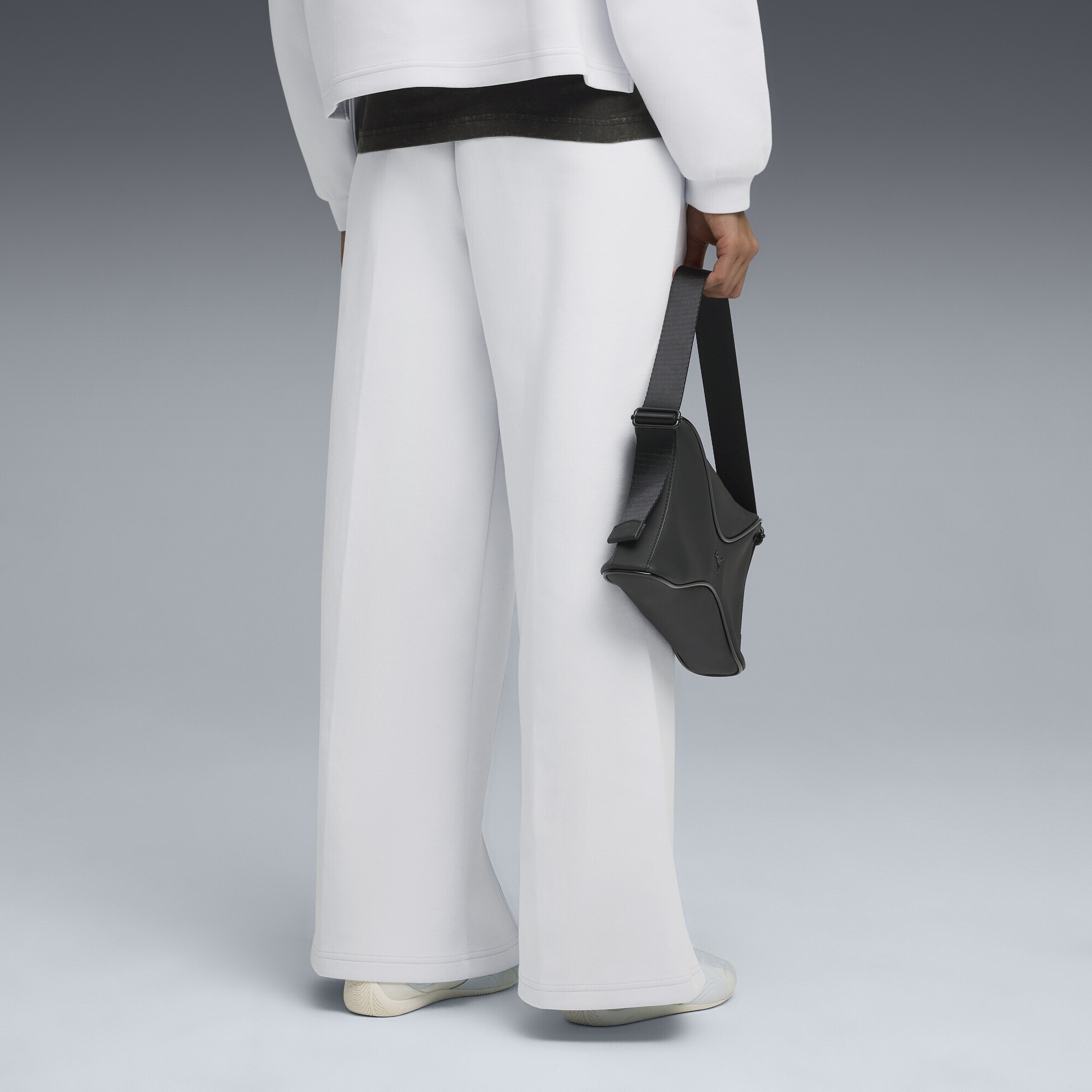 PUMA Sporthose »Wardrobe Essentials Relaxed Hose Damen«