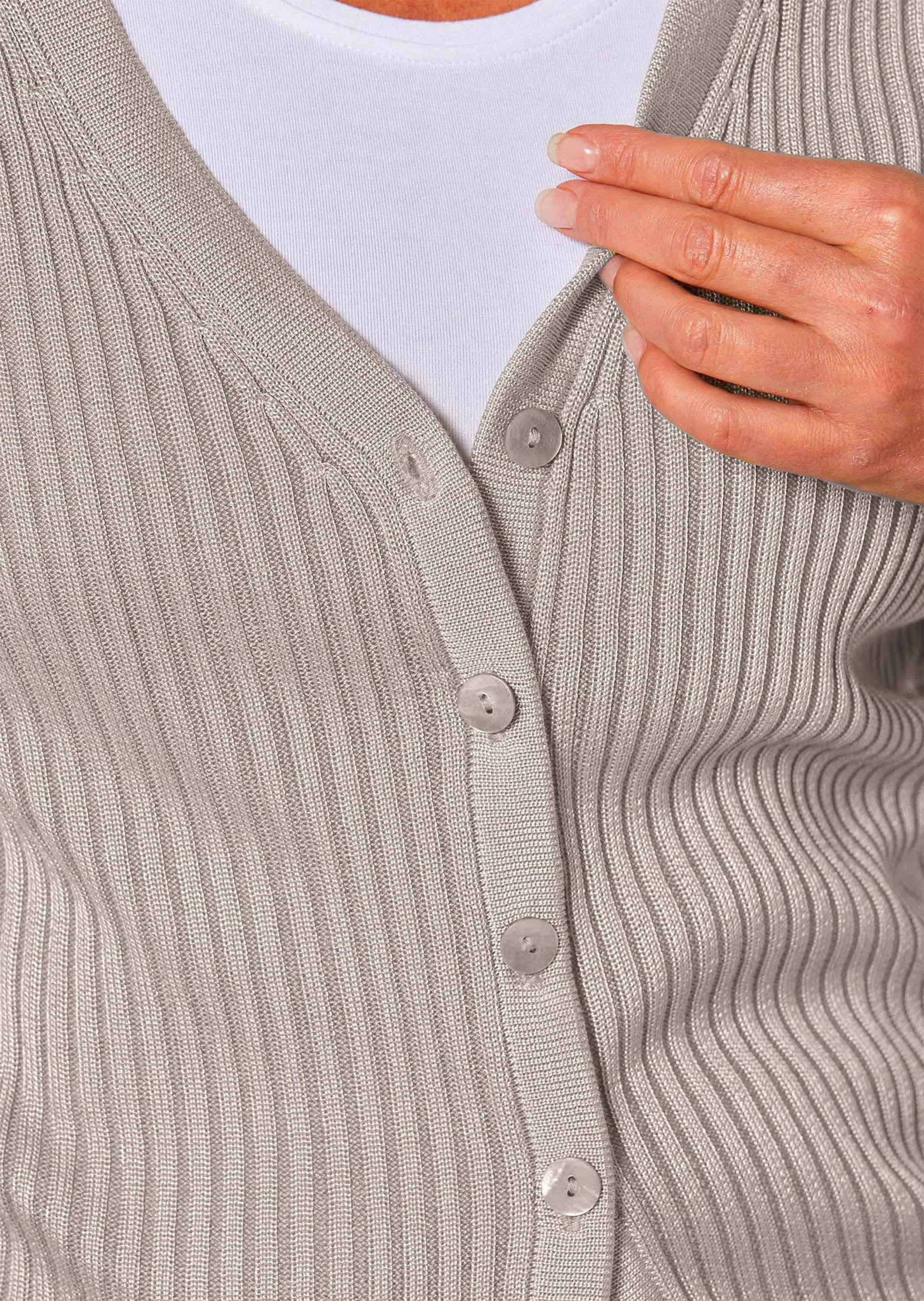 GOLDNER Strickjacke »Strickjacke Pflegeleichte Strickjacke in hochwertiger Rippenstruktur«