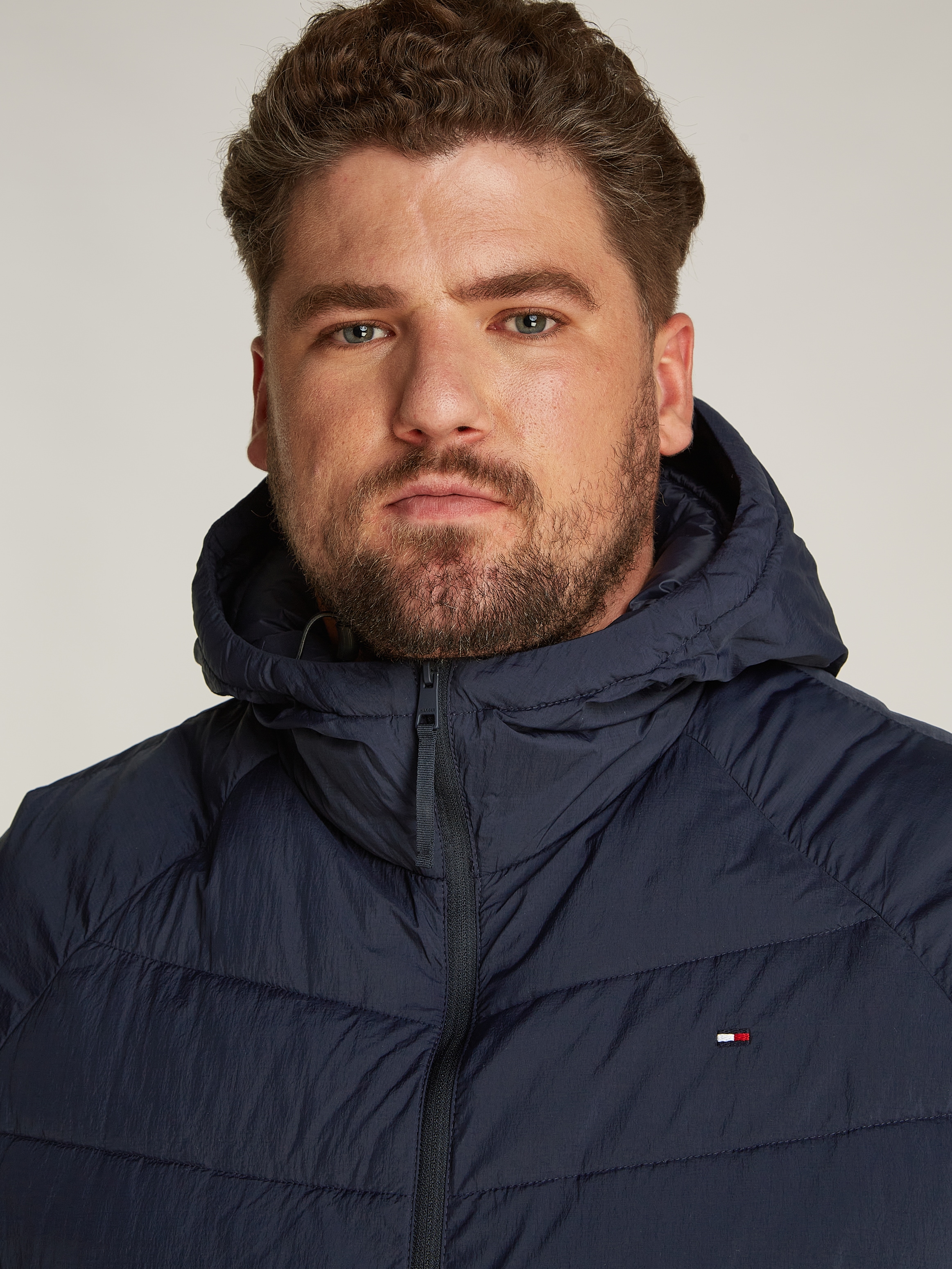 Tommy Hilfiger Big & Tall Steppjacke »BT-MIX QUILT HOODED JACKET-B«, mit Kapuze, in Großen Größen, Logostickerei