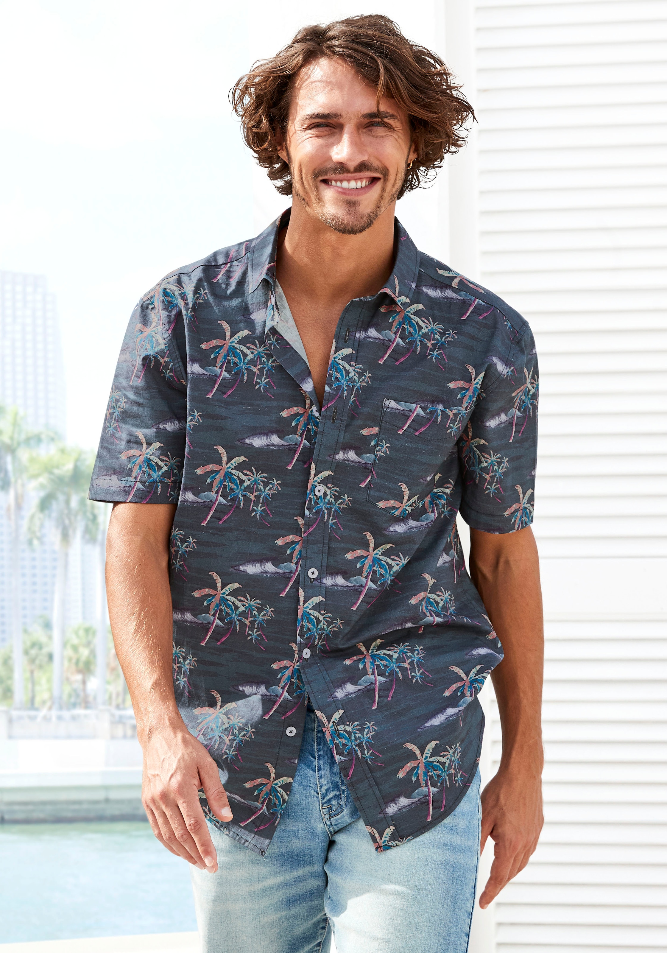 Beachtime Hawaiihemd, Regular Fit, Kurzarm, Freizeithemd mit Palmenprint, reine Baumwolle
