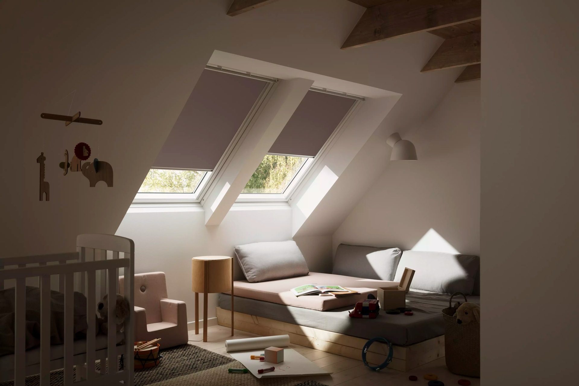 VELUX Verdunklungsrollo »DKL 4577S Farbe: taupe«, verdunkelnd, ohne Bohren, in Führungsschienen, alufarbene Führungsschienen & Griffleiste