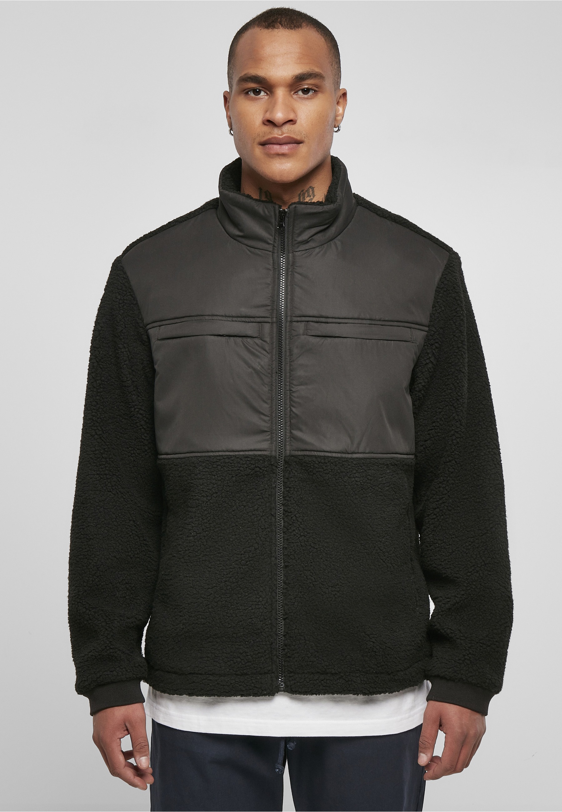 URBAN CLASSICS Winterjacke »Urban Classics Herren Patched Sherpa Jacket« 1 Stk. tlg. ohne Kapuze