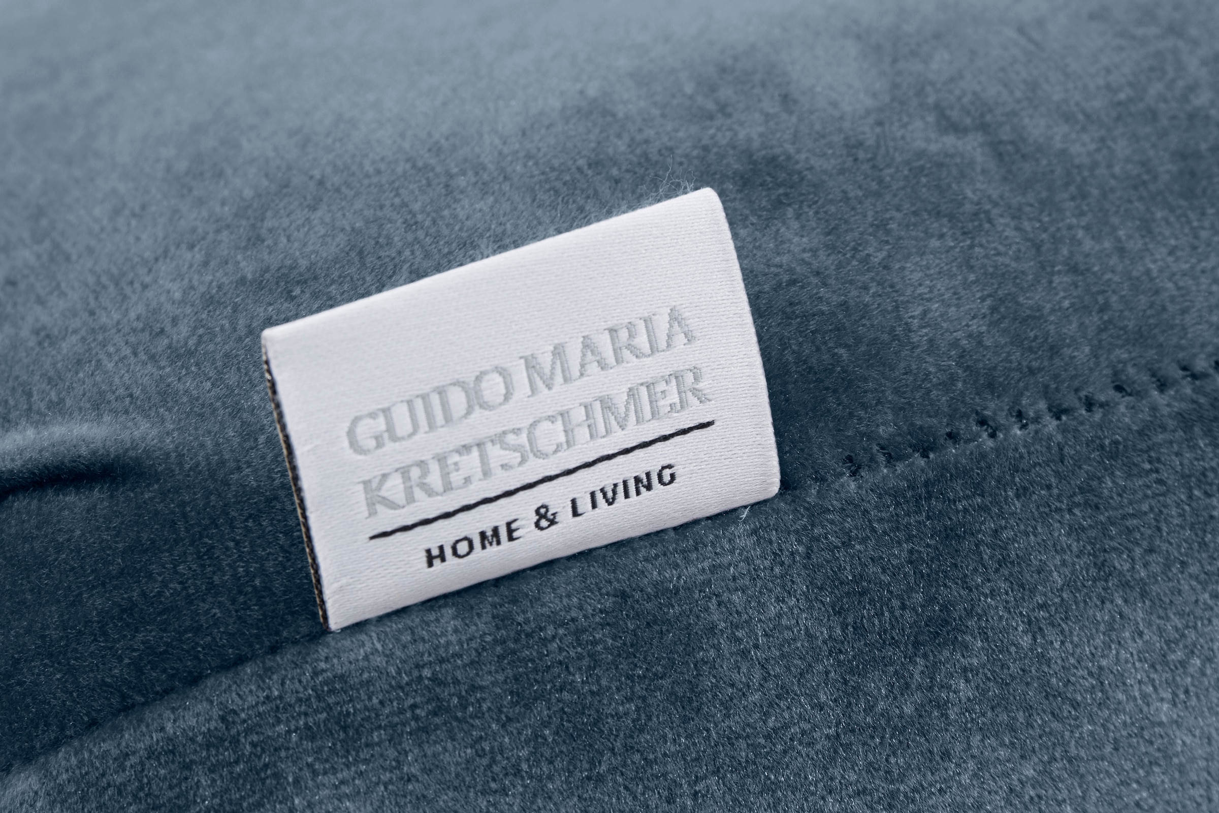 Guido Maria Kretschmer Home&Living Polsterhocker »Kalina«, mit klassischer Chesterfield-Knopfheftung, passend zur Serie "Kalina"