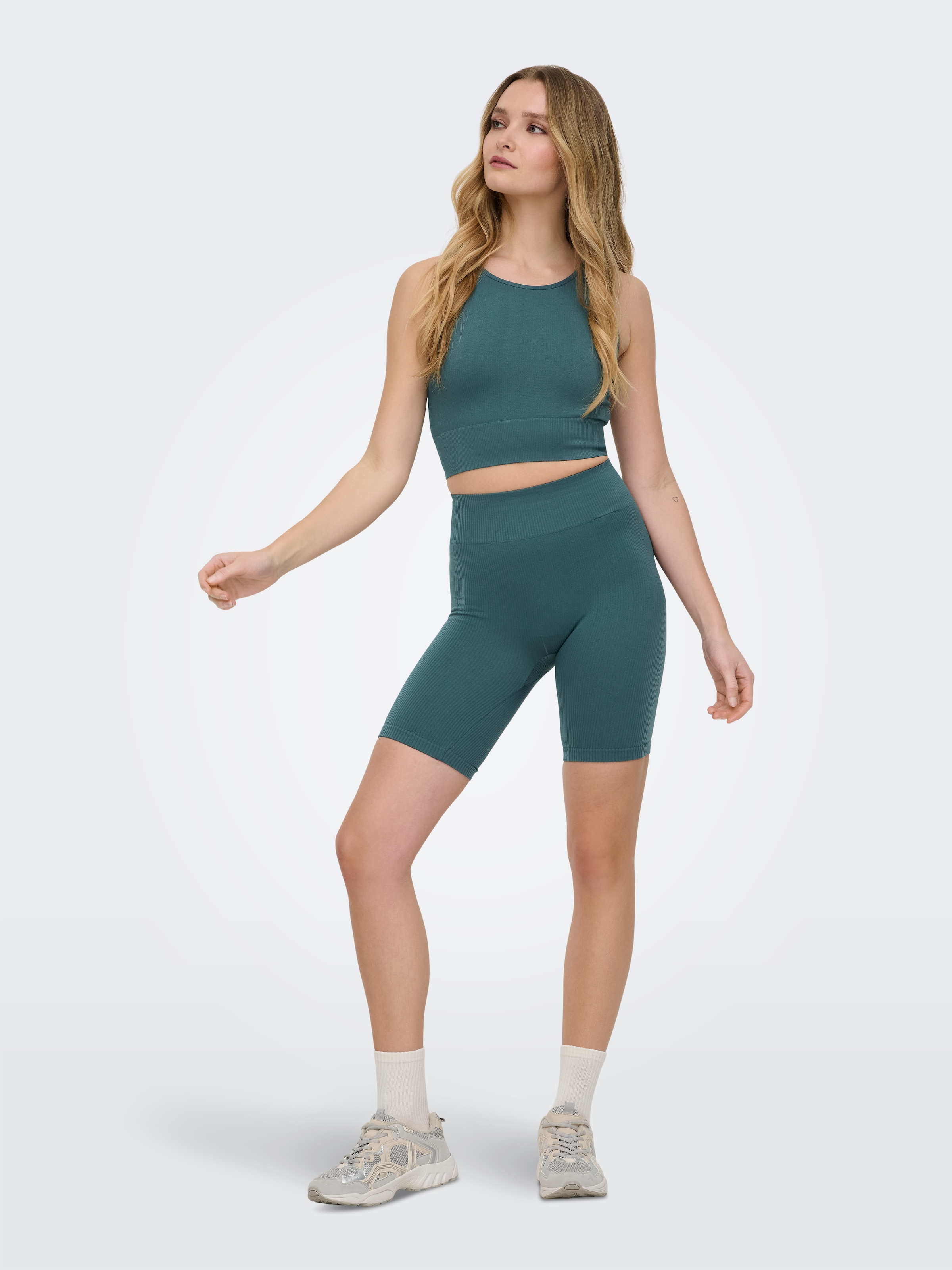 ONLY Play Trainingsshorts »ONPJAIA LIFE HW RIB CIR LONG SHORTS«  in feiner Rippstruktur mit Nylon