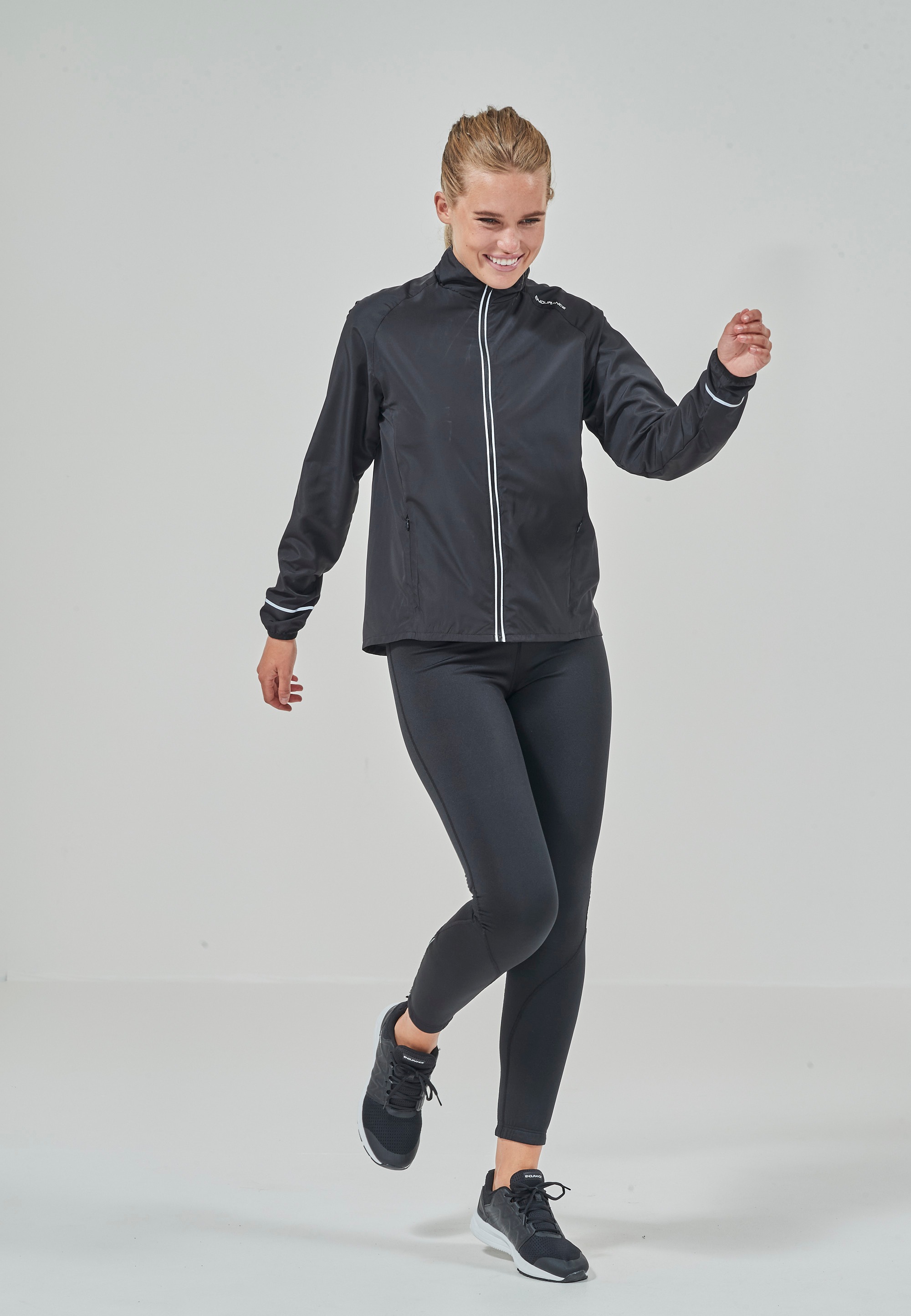 Thumbnail - ENDURANCE Laufjacke "Shela", mit hoher Atmungsaktivität