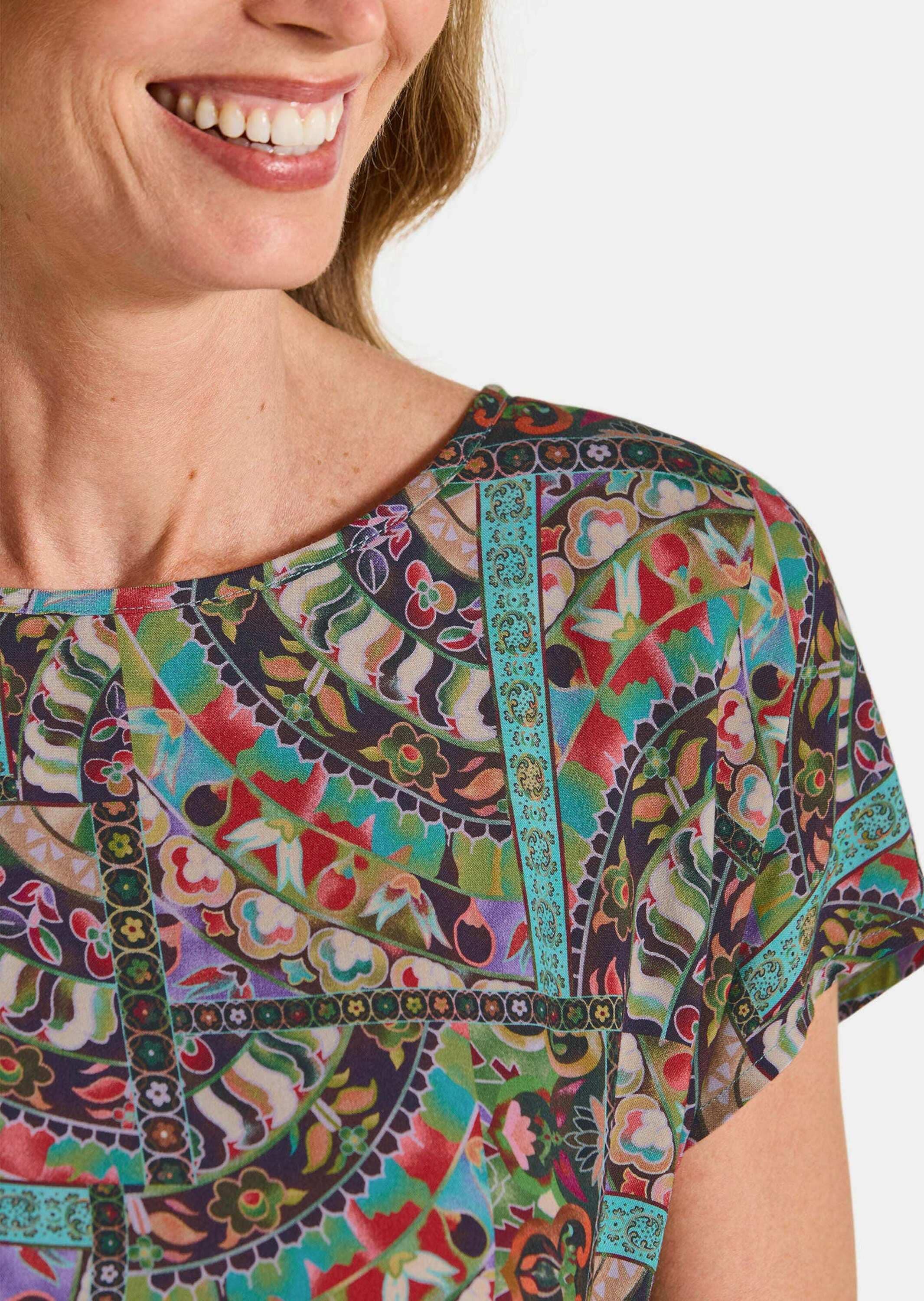 GOLDNER Kurzarmbluse »Kurzgröße Viskoseshirt mit Muster-Mix« figurschmeichelender Schnitt