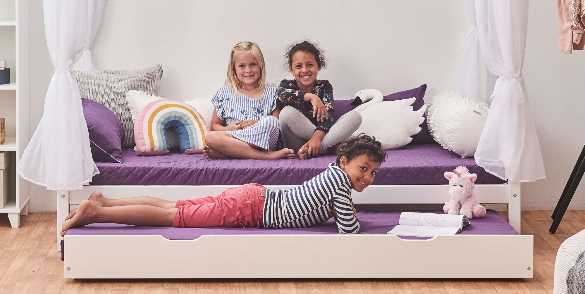 Hoppekids Himmelbett »ECO Dream Kinder/ Prinzessinnenbett 90x200cm, H= 182 cm, Kiefer massiv«, wahlweise mit Gästebett oder Schubkästen