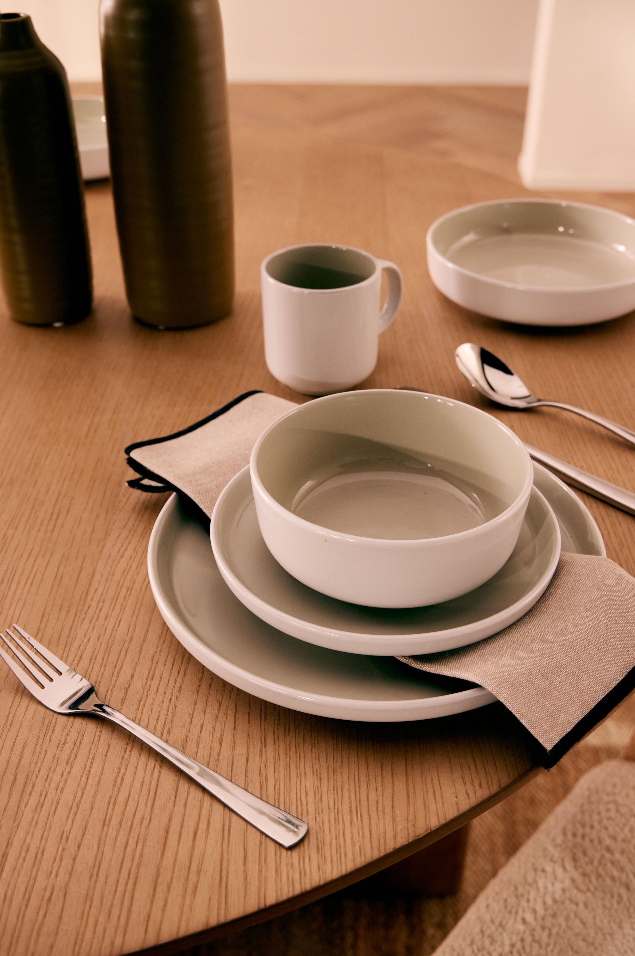 LeGer Home by Lena Gercke Esstisch »Zirella« massives Eschenholz, markantes Kreuzfuß-Design, Breite 120 cm