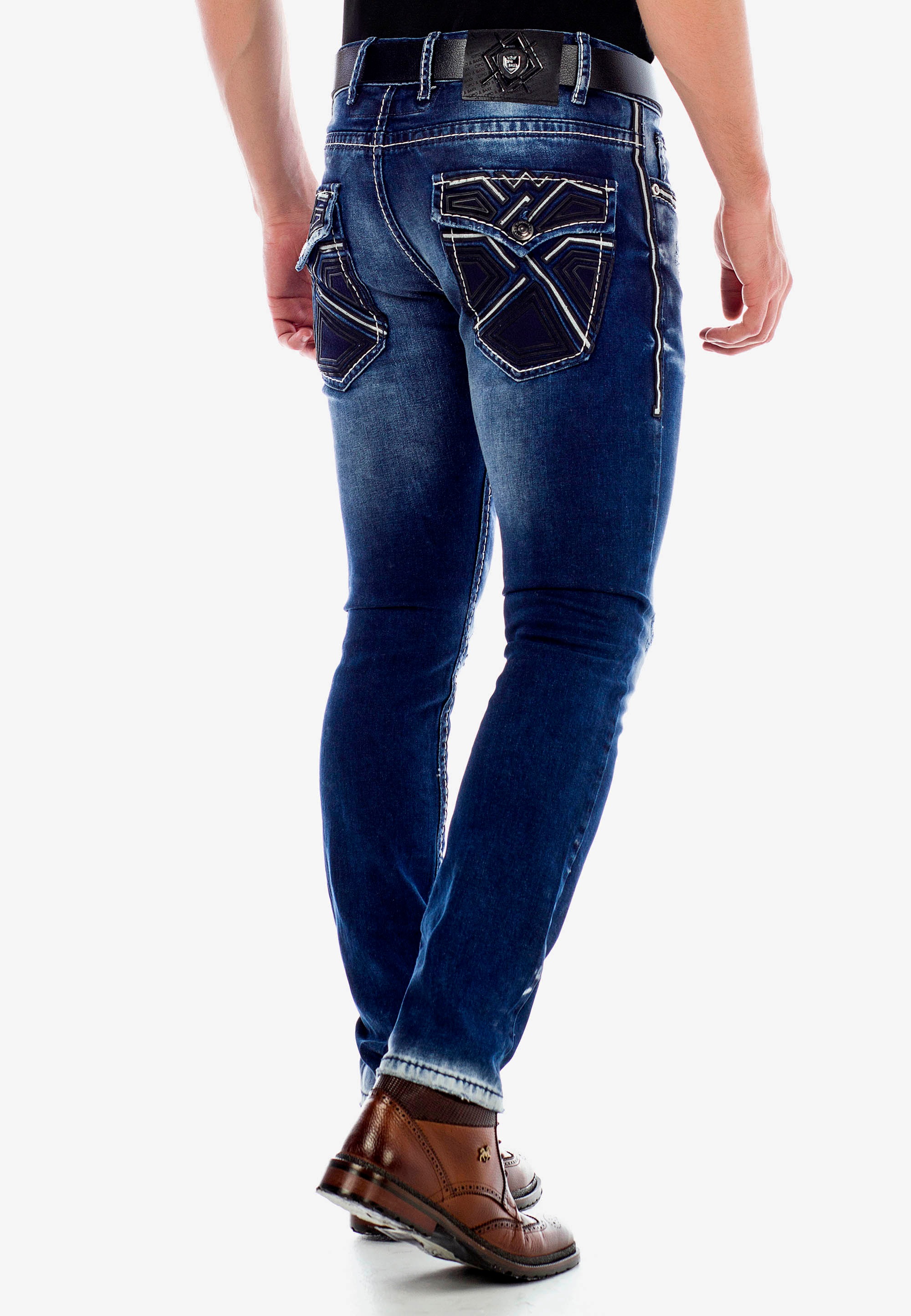 Cipo & Baxx Slim-fit-Jeans, im Worn Washed Look in Straight Fit