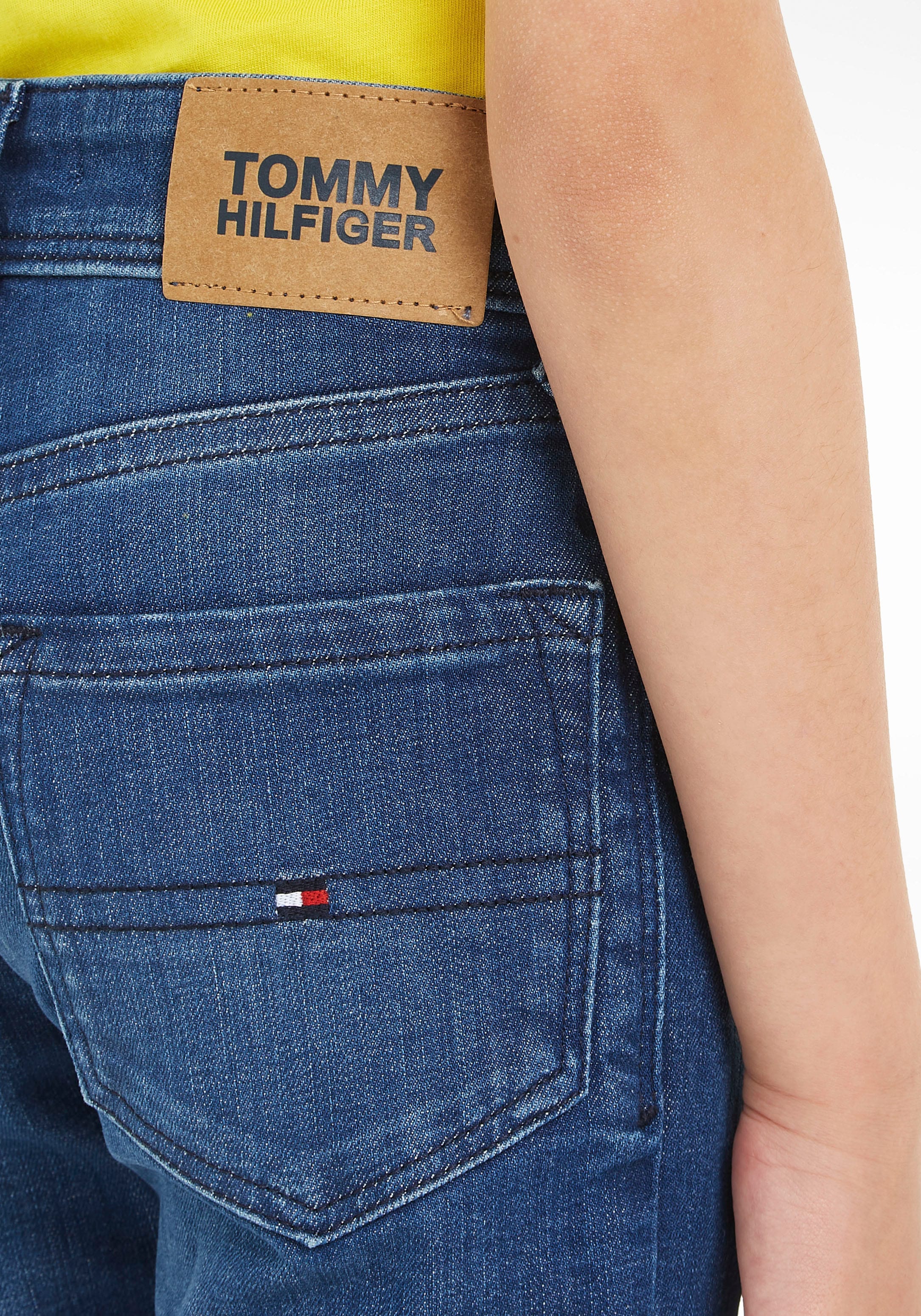 Tommy Hilfiger Slim-fit-Jeans »SCANTON Y | online mit bestellen DARK BAUR Logostickerei WASH«