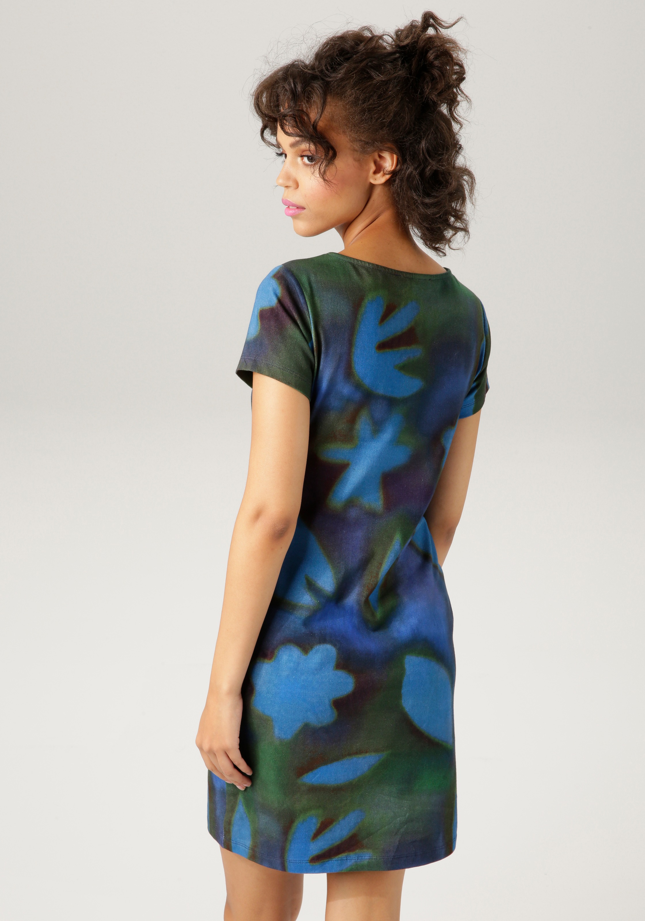 Aniston CASUAL Sommerkleid, im trendigem Batik-Look - jedes Teil ein Unikat