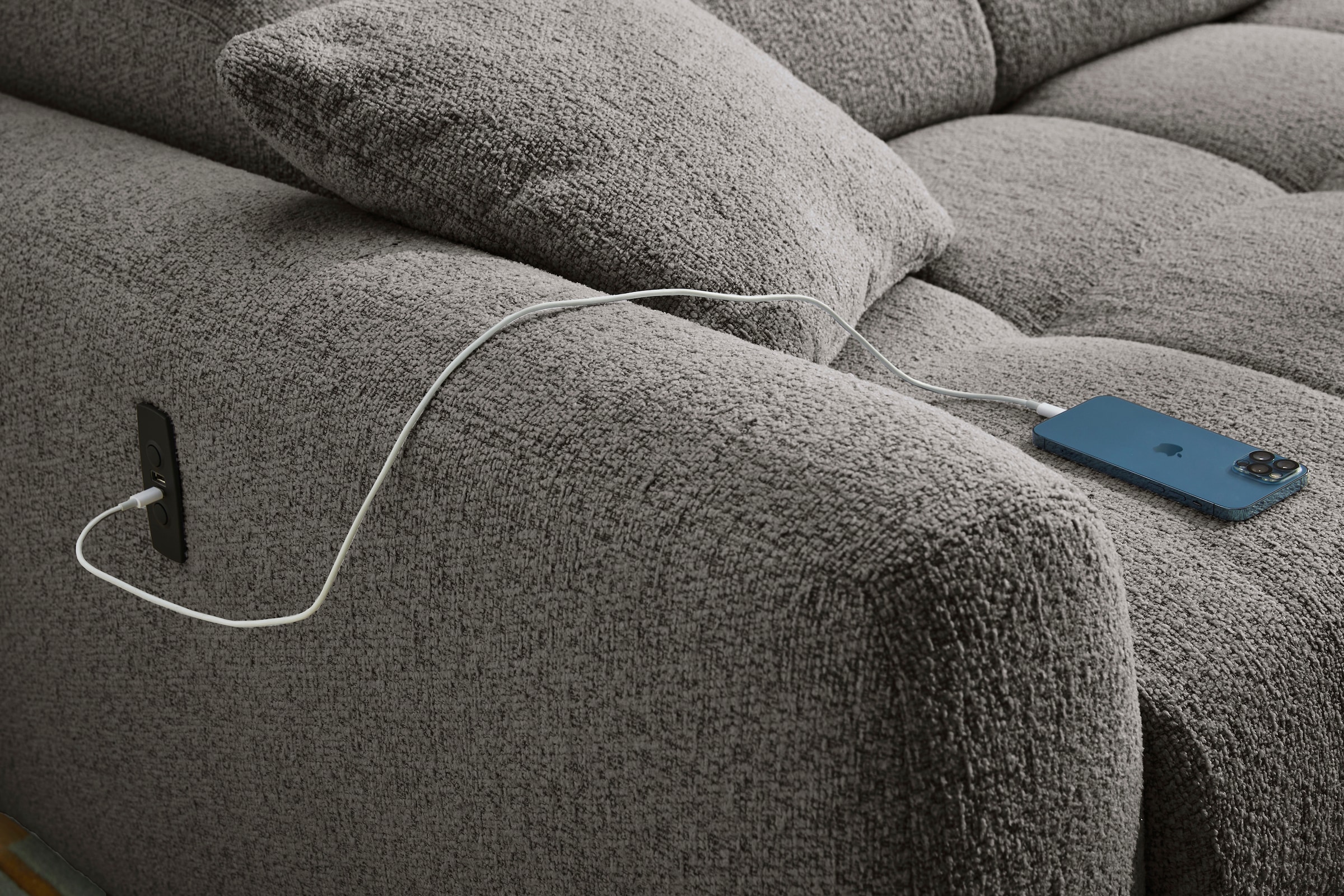 Jockenhöfer Gruppe Ecksofa »Move, L-Form, B: 270cm, mit 60 cm elektr. Sitztiefenverstellung« 140kg Belastbarkeit je Sitz, verstellbaren Kopfstützen & Zierkissen