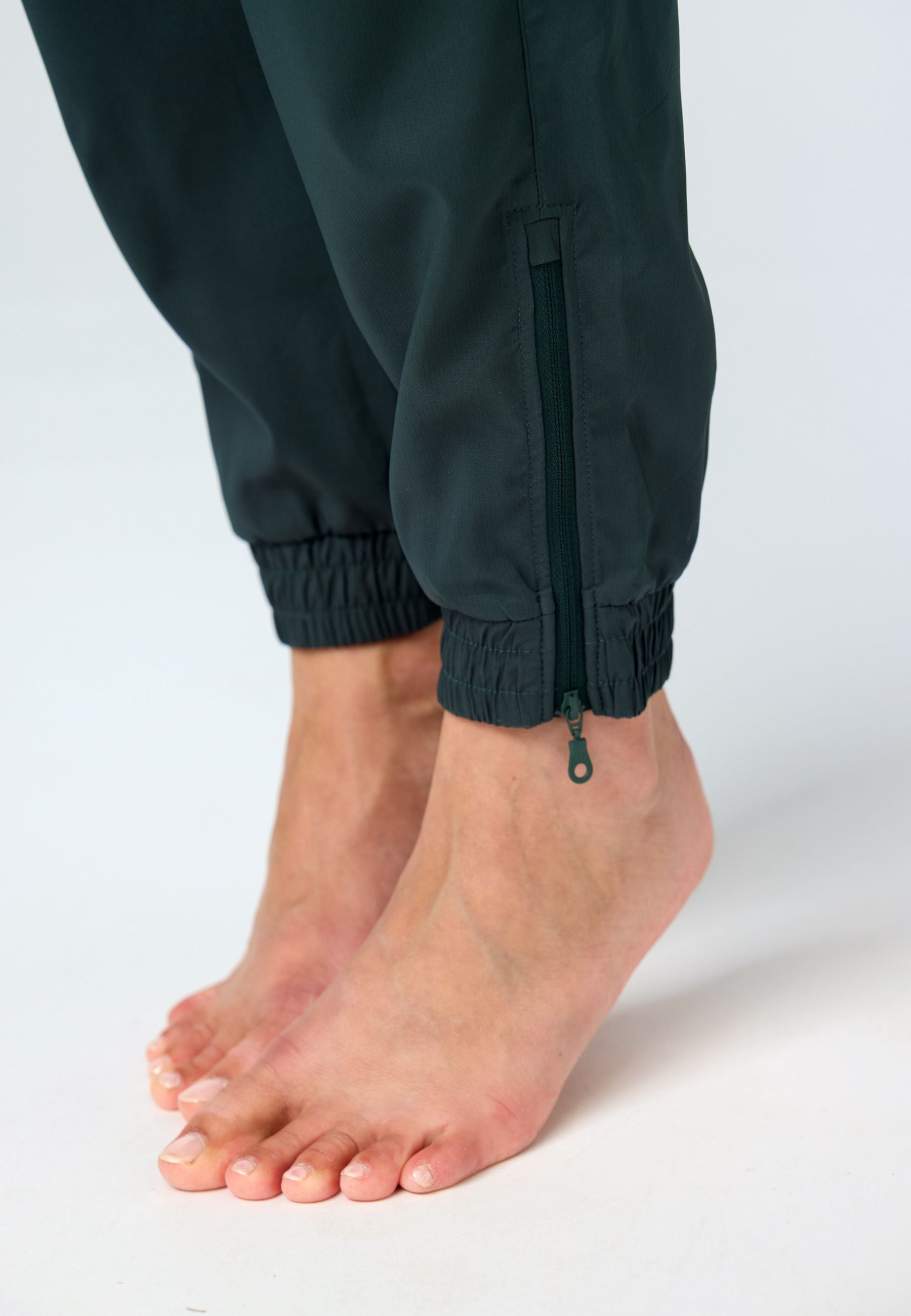 GIRLFRIEND COLLECTIVE Trekkinghose »Girlfriend Collective Summit Track Pant«