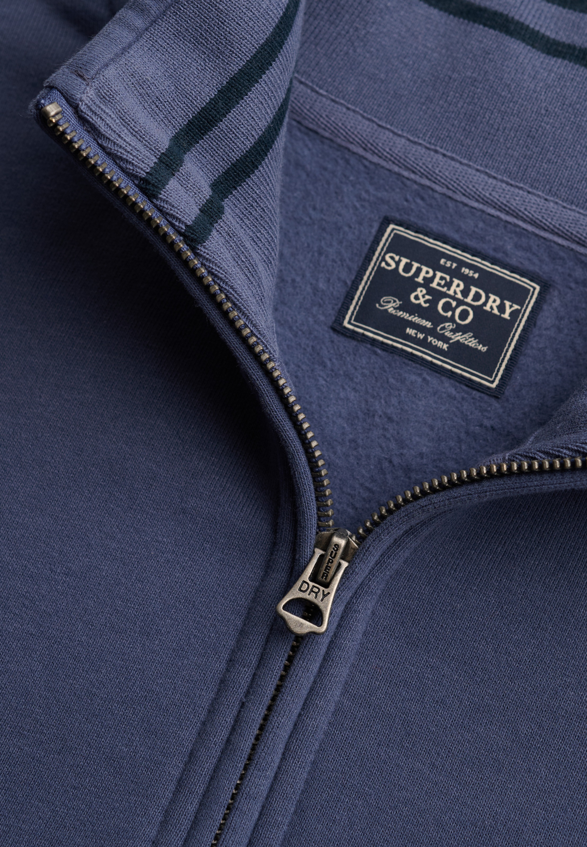 Superdry Sweatshirt »ESSENTIAL SERIF LOGO HALF ZIP«, Baumwollmischung
