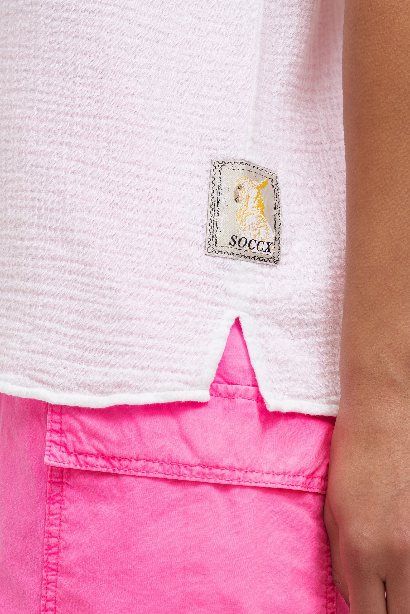 SOCCX Kurzarmbluse mit überschnittener Schulter