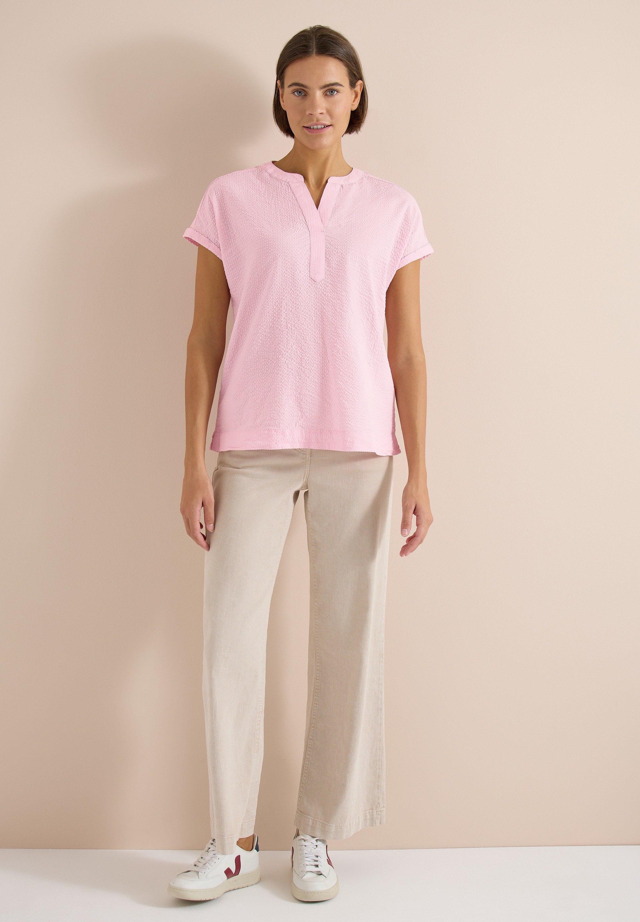 STREET ONE Kurzarmbluse mit geschlitztem Rundhalsausschnitt