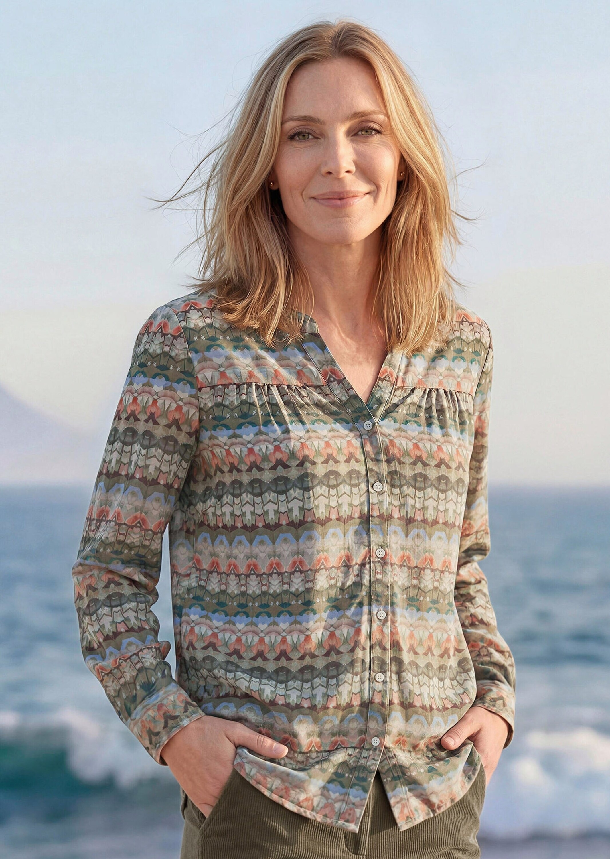 GOLDNER Druckbluse »Kurzgröße Feminine Bluse im Country-Stil« Sattel im Vorder und Rückteil