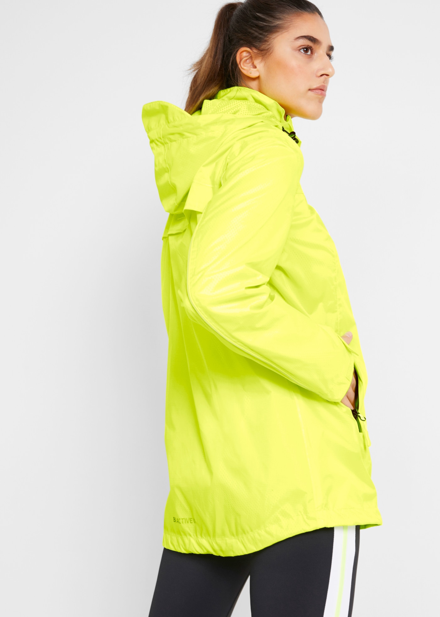 bonprix Funktionsjacke bequemer Schnitt, mit Reißverschlusstaschen, sportlicher Stil