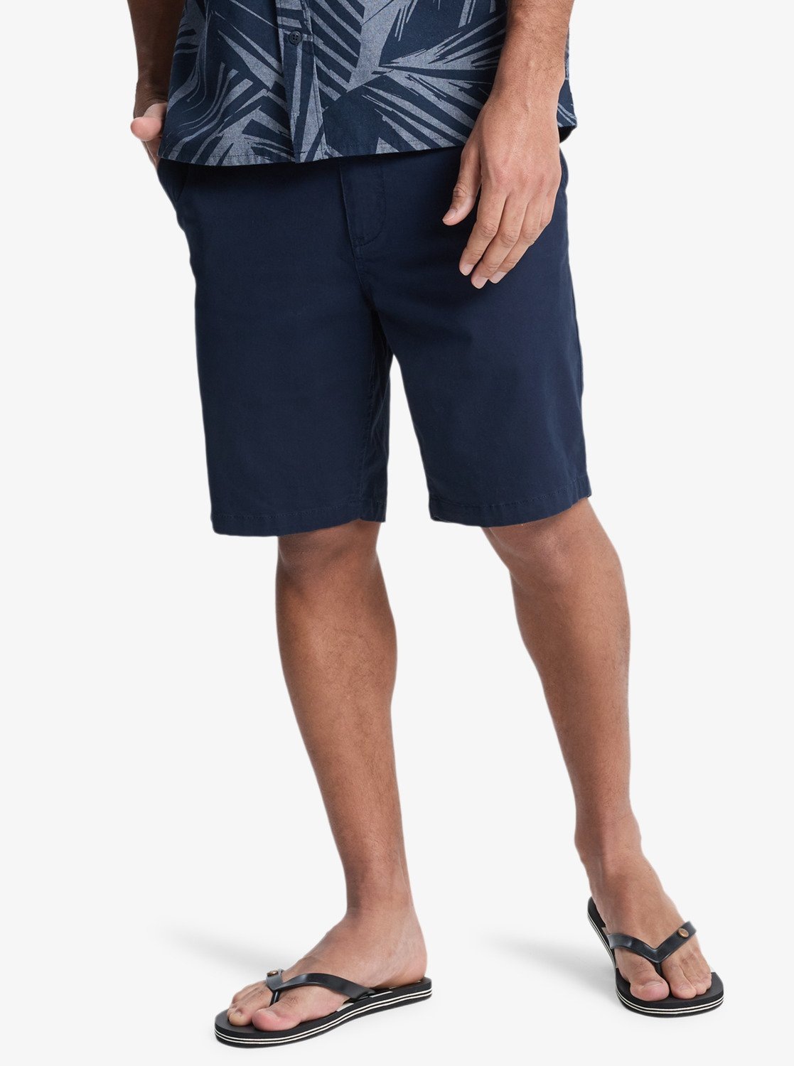 Quiksilver Shorts "MW CHINO STRAIGHT" aus Baumwolle und Elasthan, Bundweiten von 30 bis 38 Inch