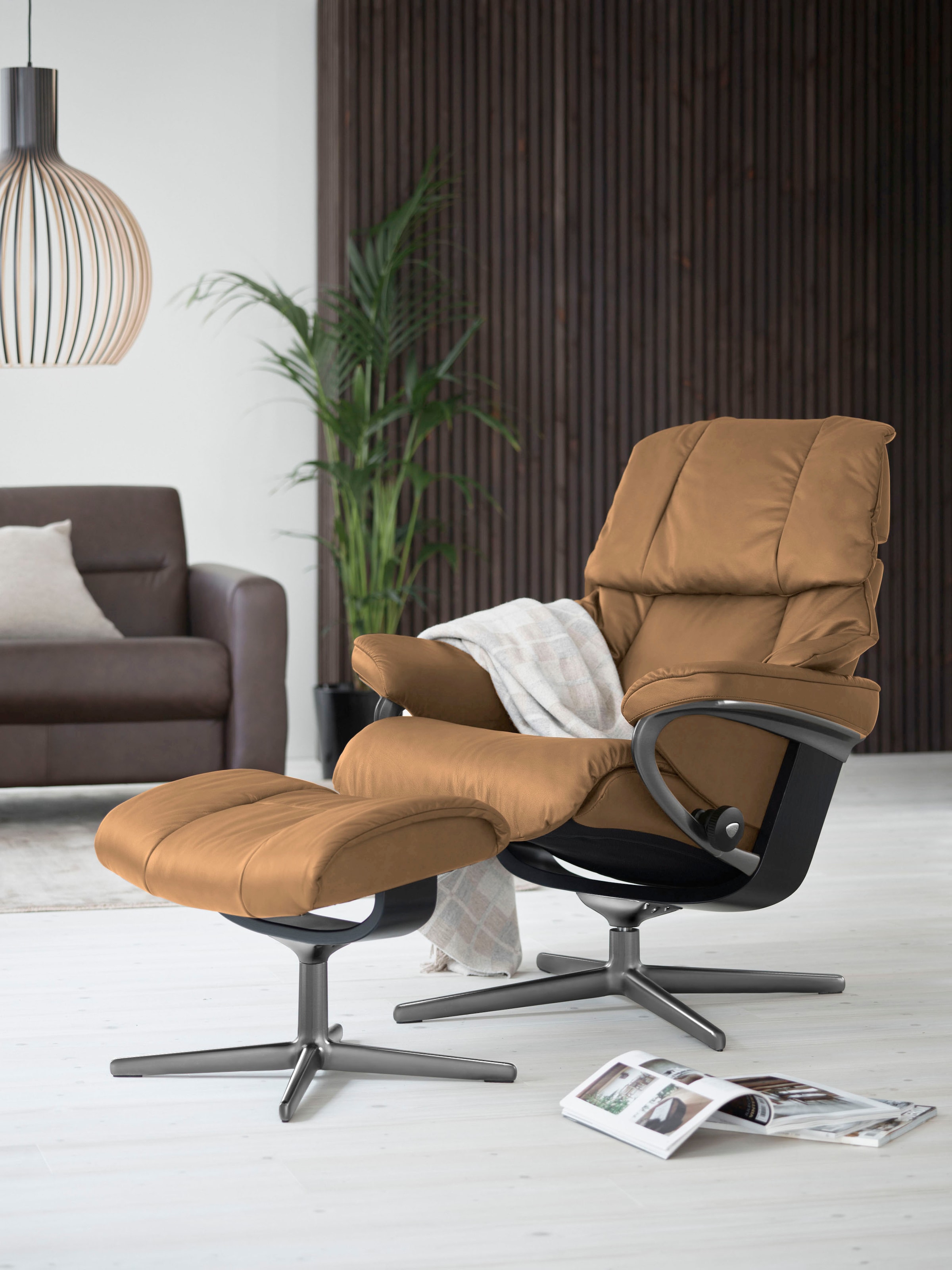 Stressless® Relaxsessel »Reno«, (Set, Relaxsessel mit Hocker), mit Hocker, mit Cross Base, Größe S, M & L, Holzakzent Schwarz
