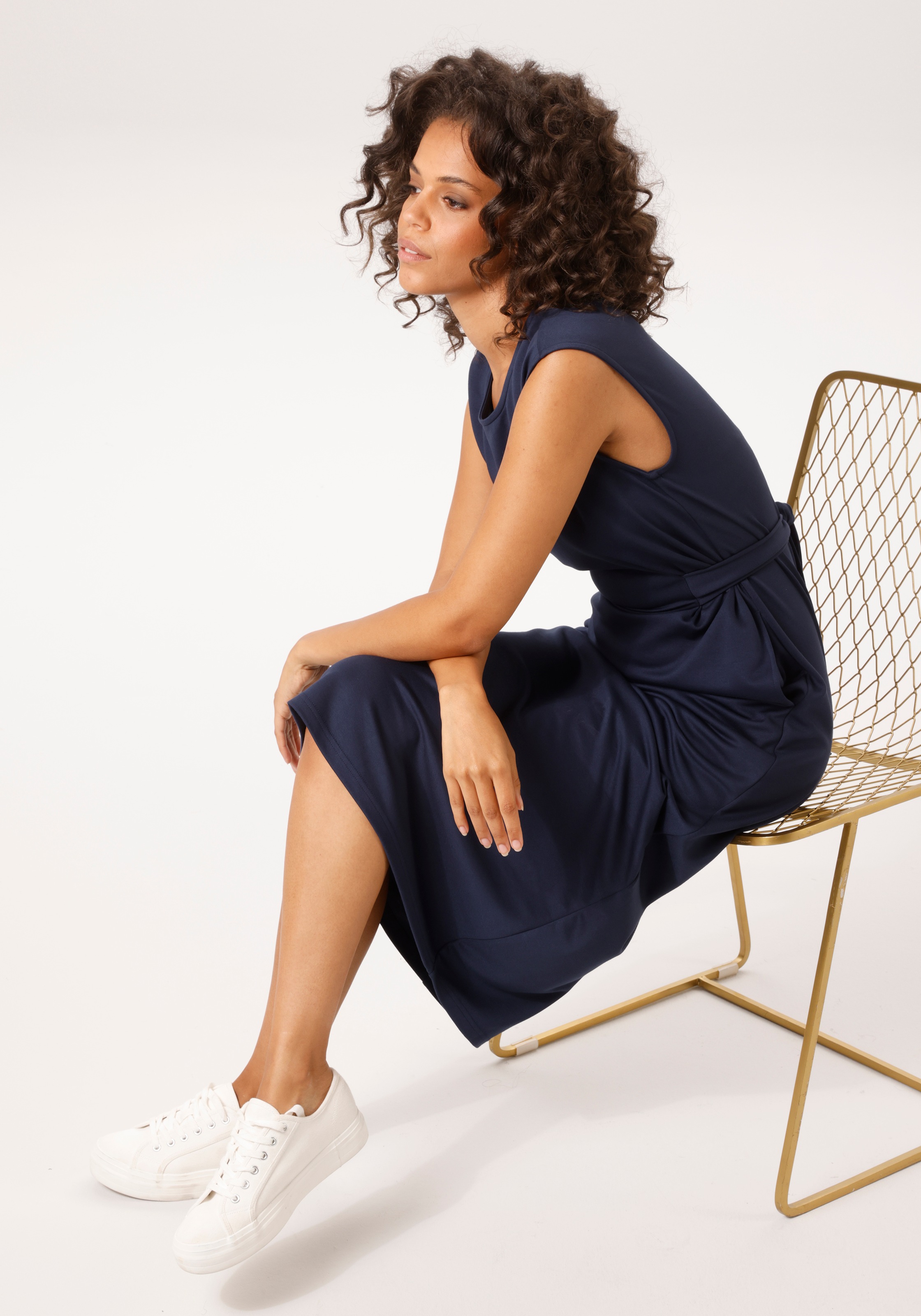 Aniston CASUAL Sommerkleid mit fixiertem Bindegürtel - NEUE KOLLEKTION