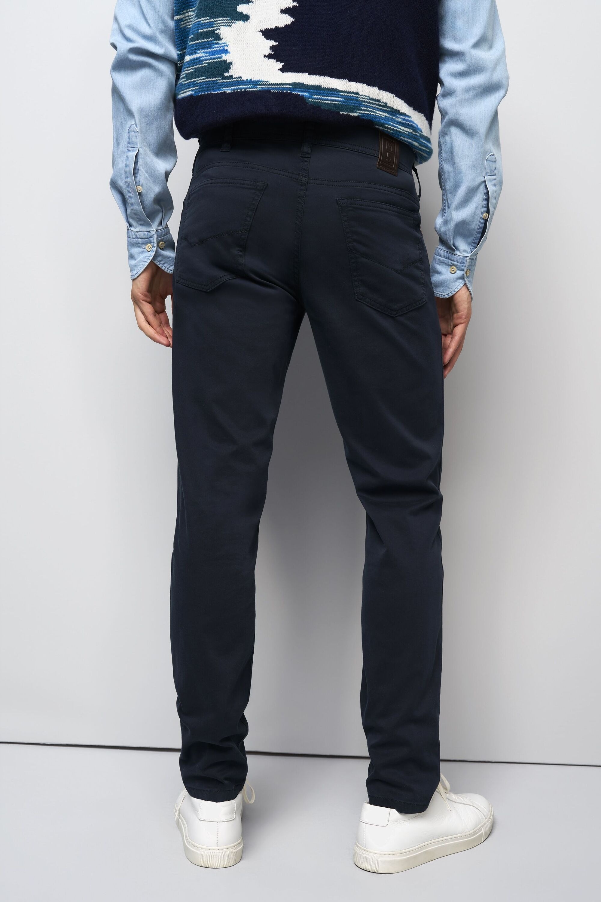 Chinos MEYER "M5 Five Pocket", Damen, Gr. 42, Länge 34, blau (dunkelblau), 89% Baumwolle, 8% Elastomultiester, 3% Elasthan, unifarben, regular fit lang, Hosen, M5 Five aus High Performance Satin 2
