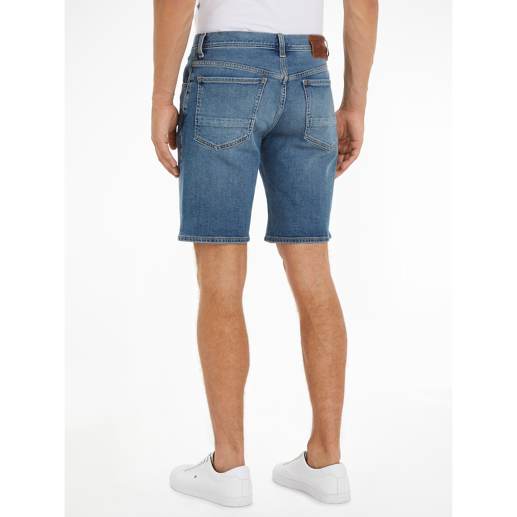 Tommy Hilfiger Jeansshorts »BROOKLYN SHORT STR«, mit Fade-Effekten