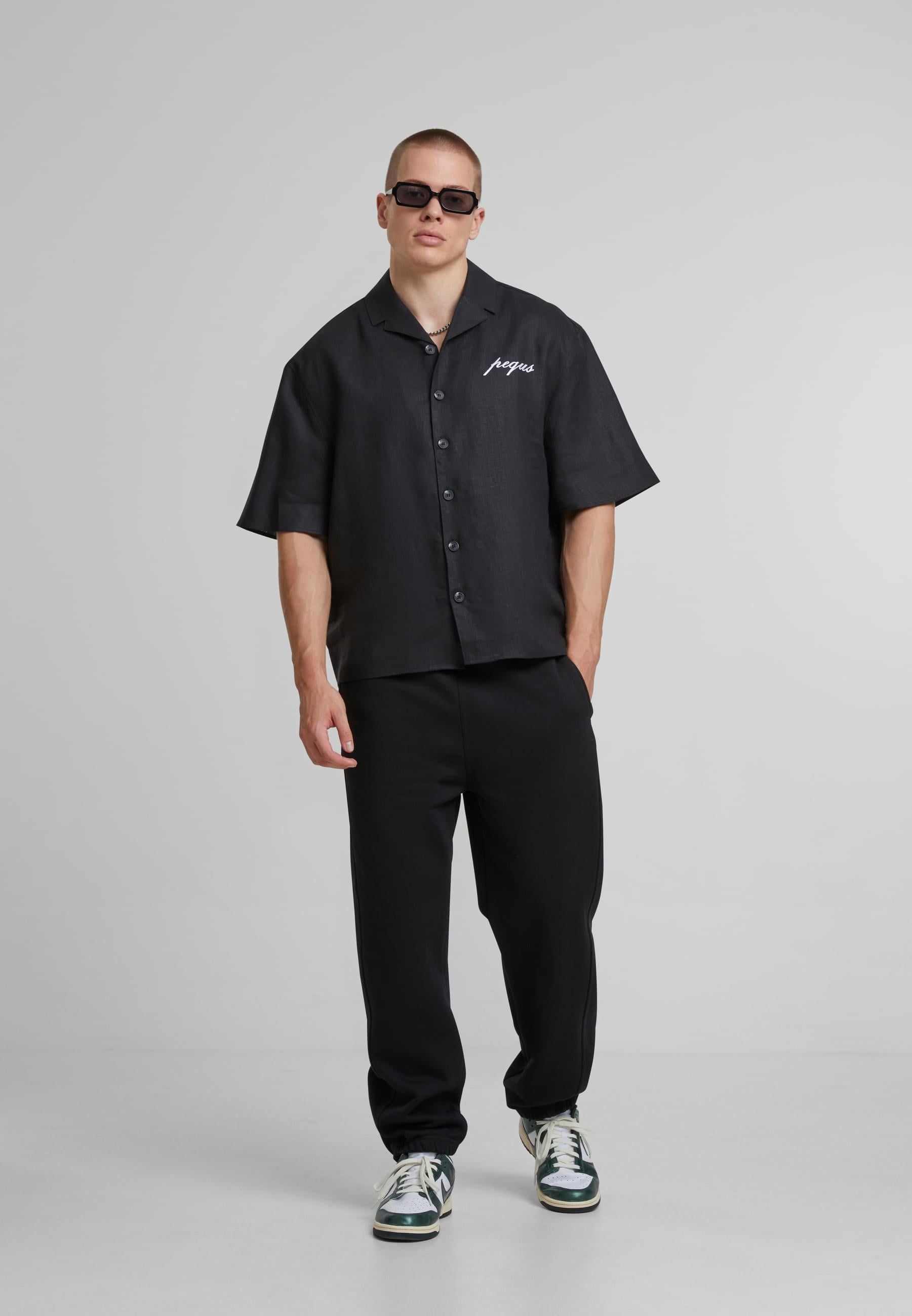 PEQUS Langarmhemd »PEQUS PEQUS Chest Logo Linen Shirt«, (1 tlg.)