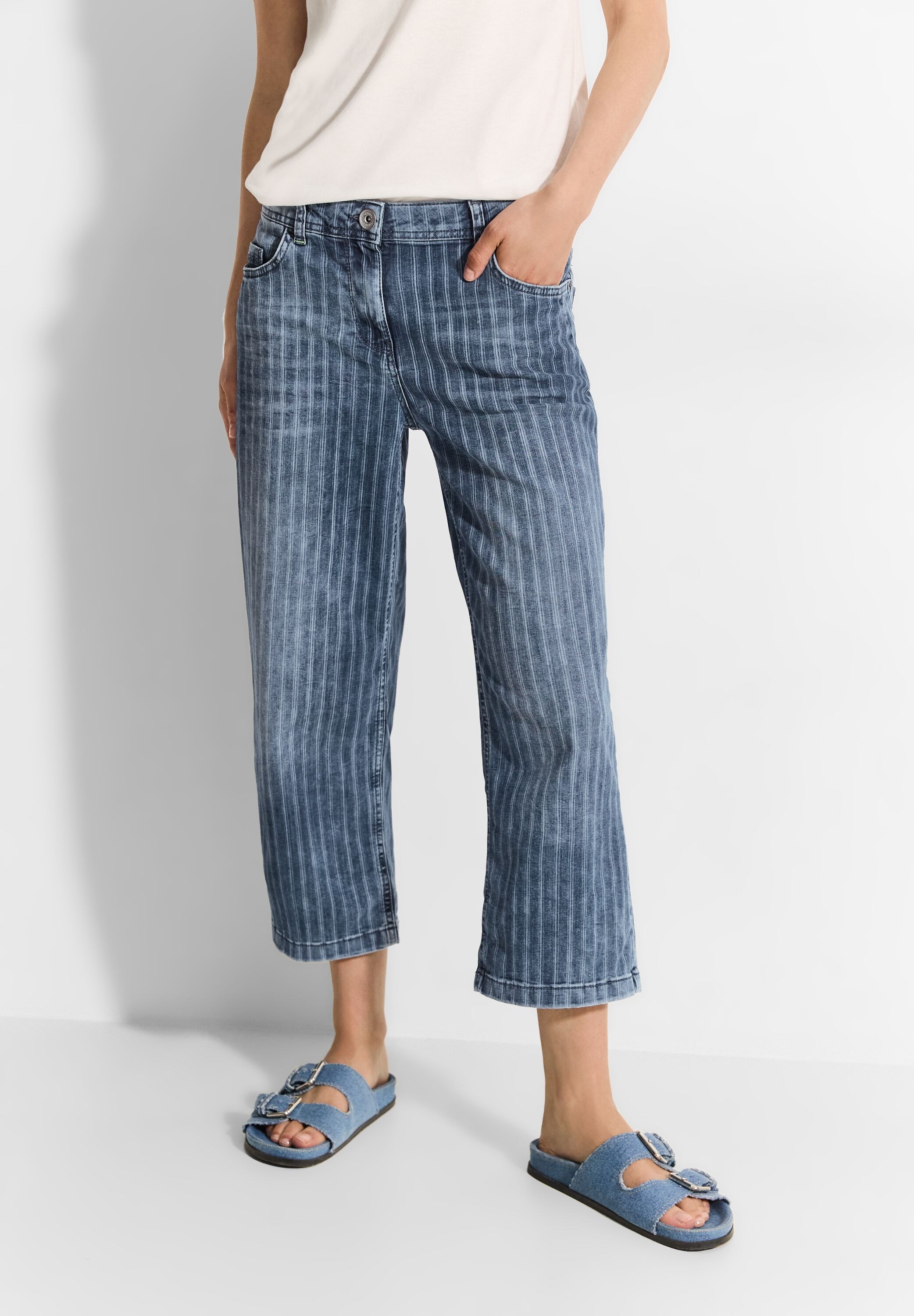 3/4-Jeans, mit Laser-Print Streifen