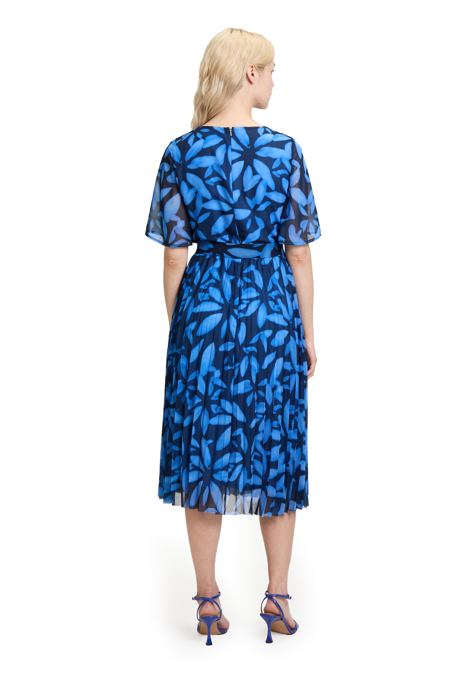 Betty&Co Chiffonkleid »Betty & Co Chiffonkleid mit Plissee«, Plissee