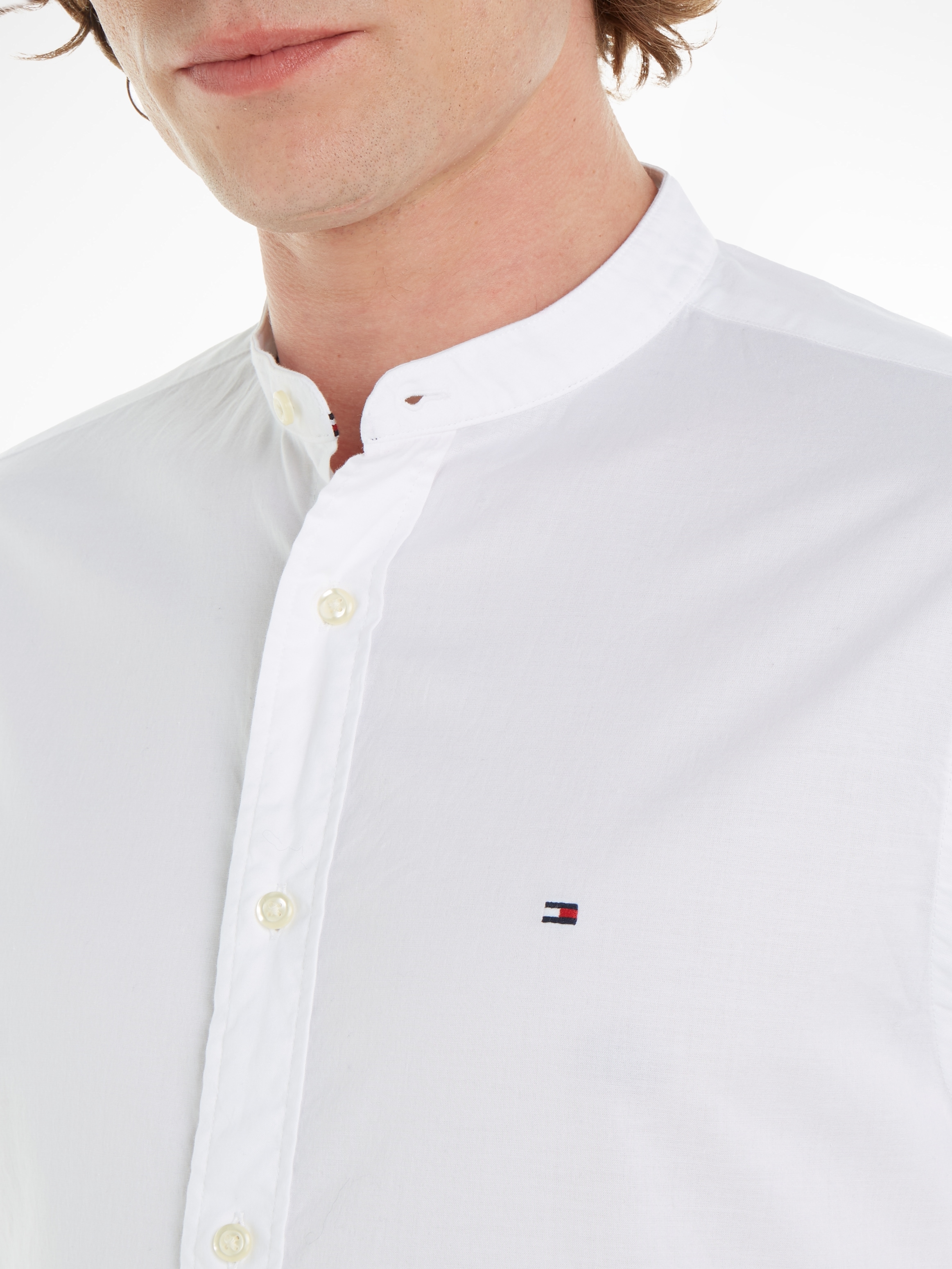 Tommy Hilfiger Langarmhemd »NATURAL SOFT SOLID MAO RF SHIRT«, mit Tommy Hilfiger Markenstreifen innen am Ärmelschlitz