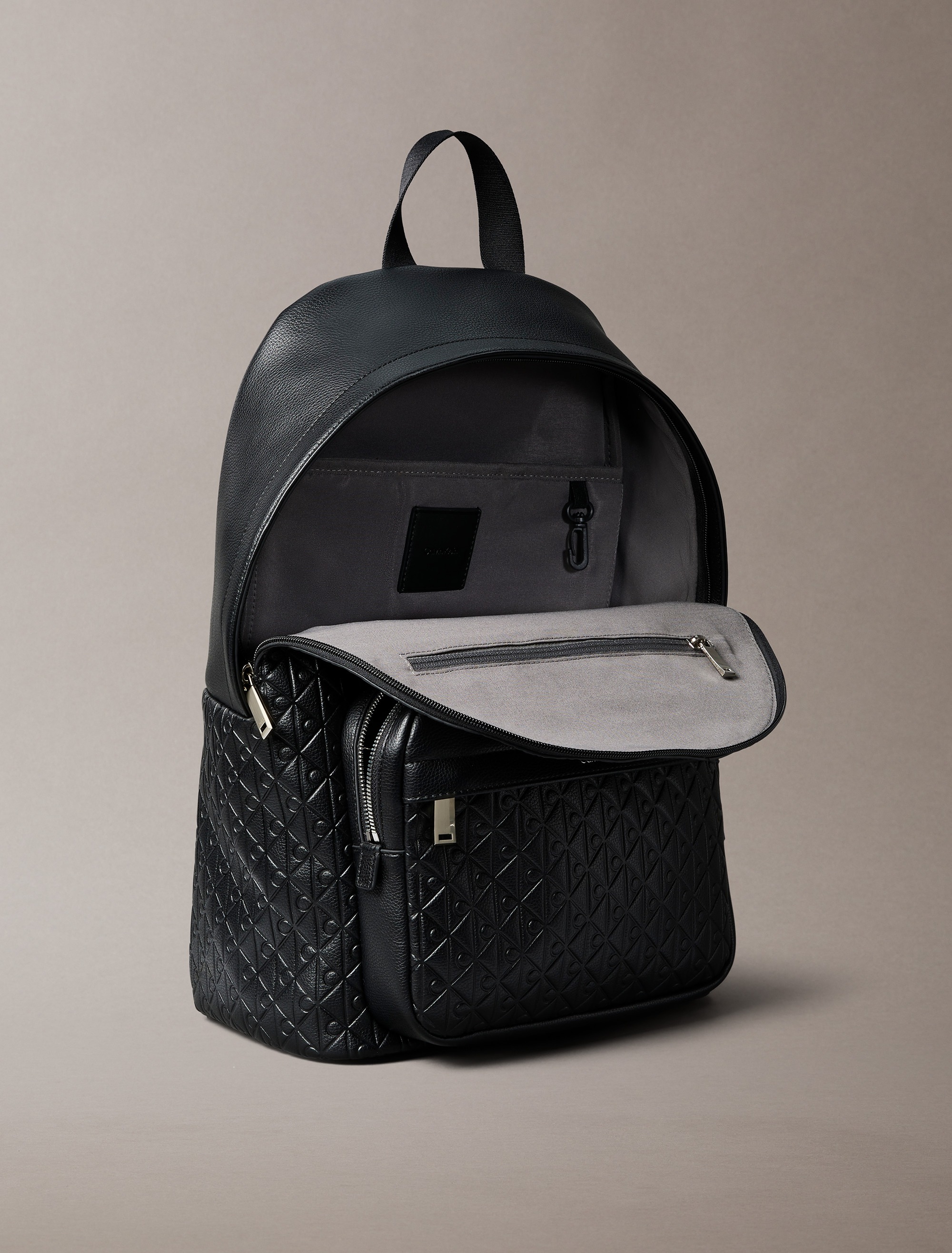 Calvin Klein Rucksack »EMBLEM EMBOSS ROUND BACKPACK«, Cityrucksack, Freizeitrucksack