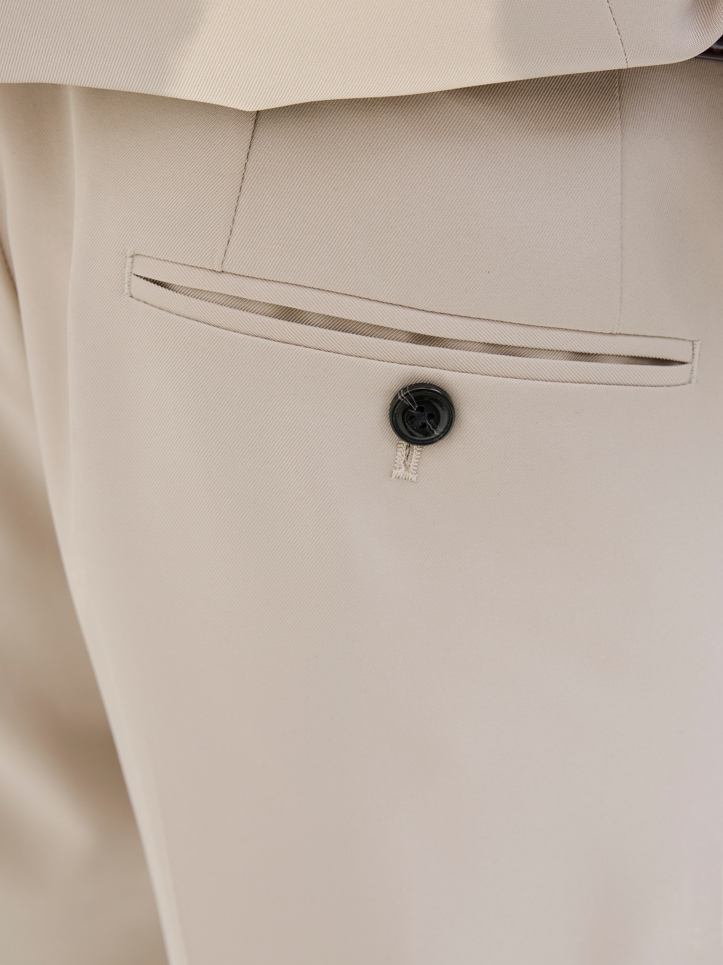 Jack & Jones Anzug »JPRCOSTA SUIT« Set, 2 tlg. tlg. sehr schmal aus Polyester, sehr schmale Passform, mit Reverskragen, Langarm-Sakko
