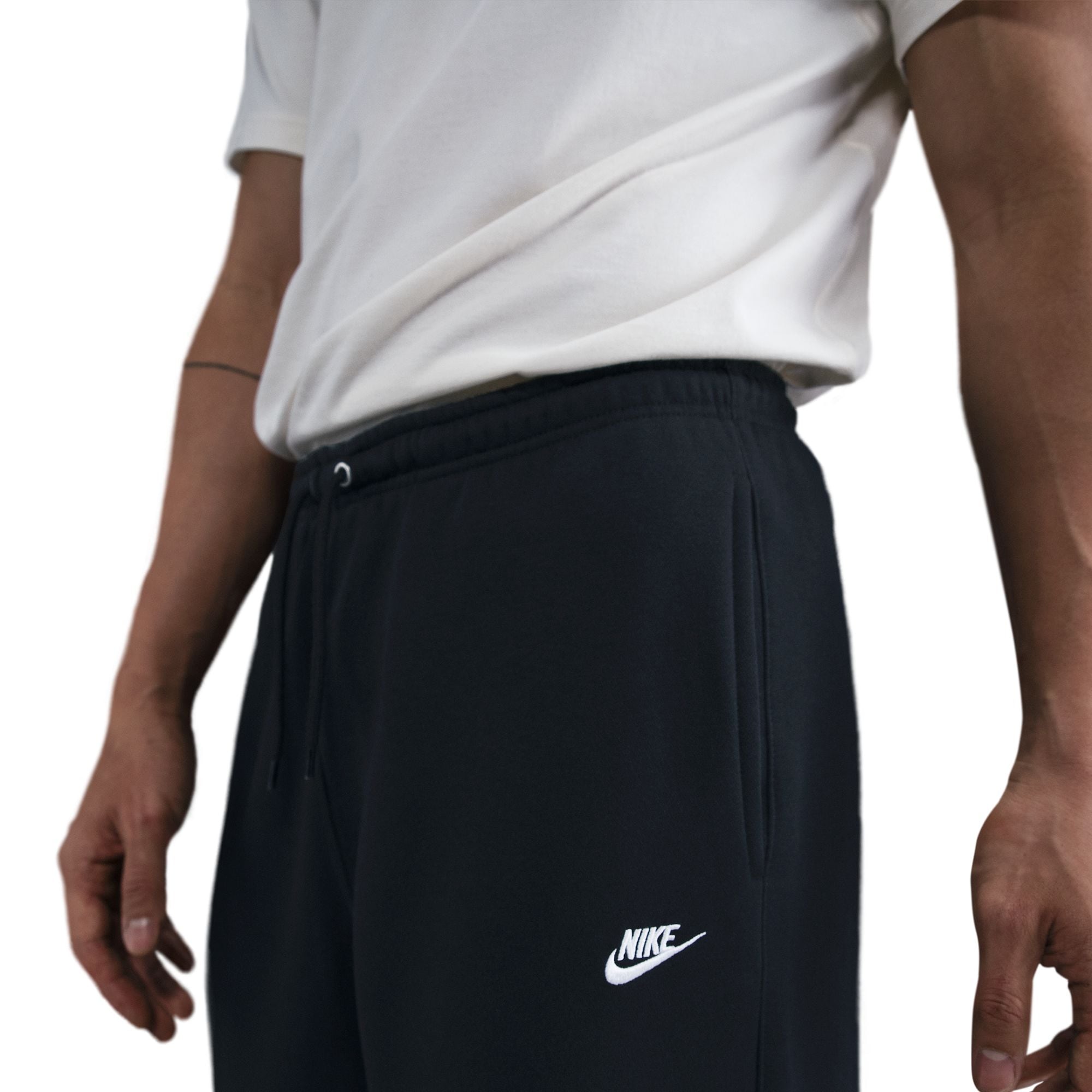 Nike Sportswear Sporthose »M NK CLUB BB OH PANT«  für Laufen und Leichtathletik, mit Eingrifftaschen und Gesäßtasche