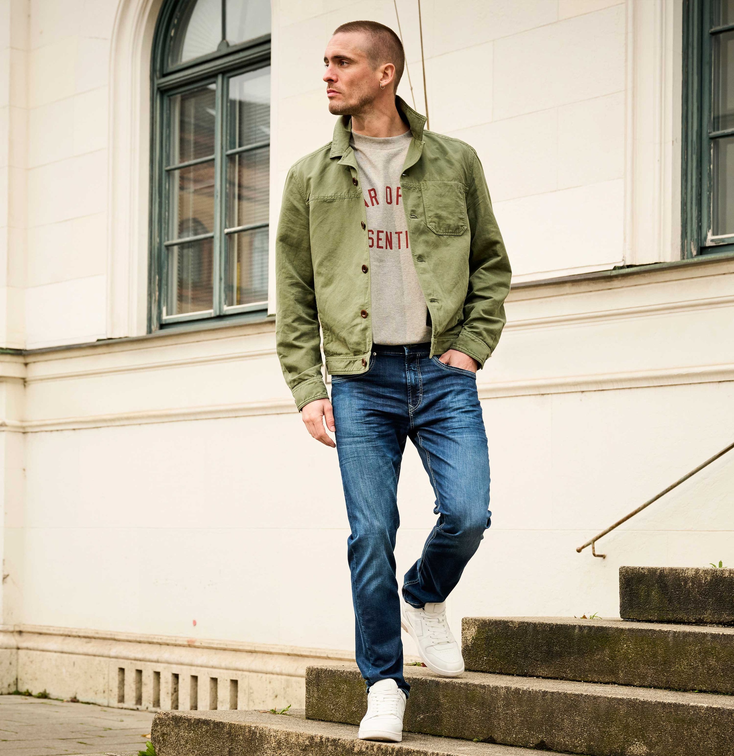 MAC Slim-fit-Jeans »Arne-Pipe light«, schmaler figurbetonender Schnitt