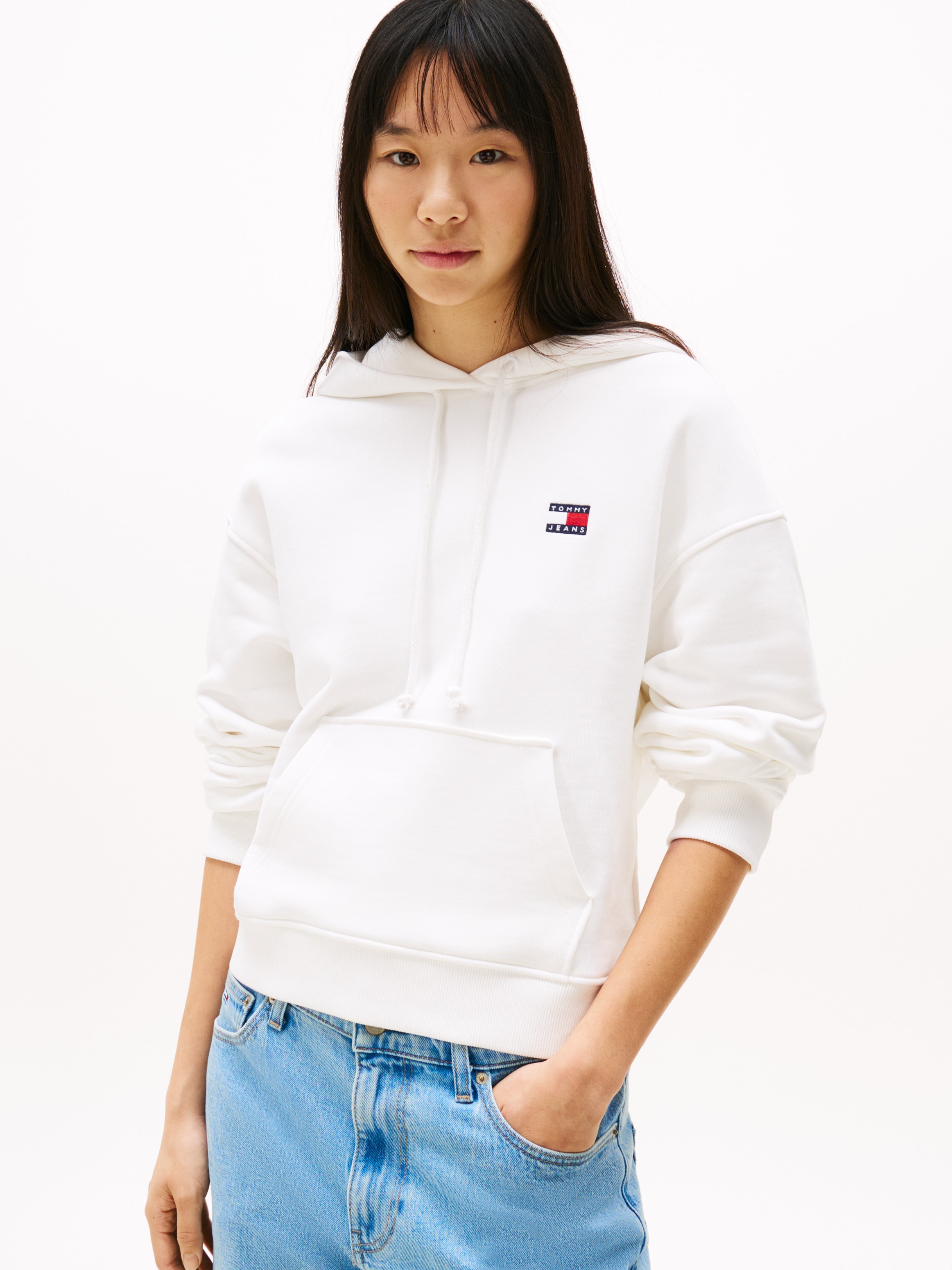 Tommy Jeans Kapuzensweatshirt "TJW BXY BADGE HOODIE EXT", mit Logo-Badge