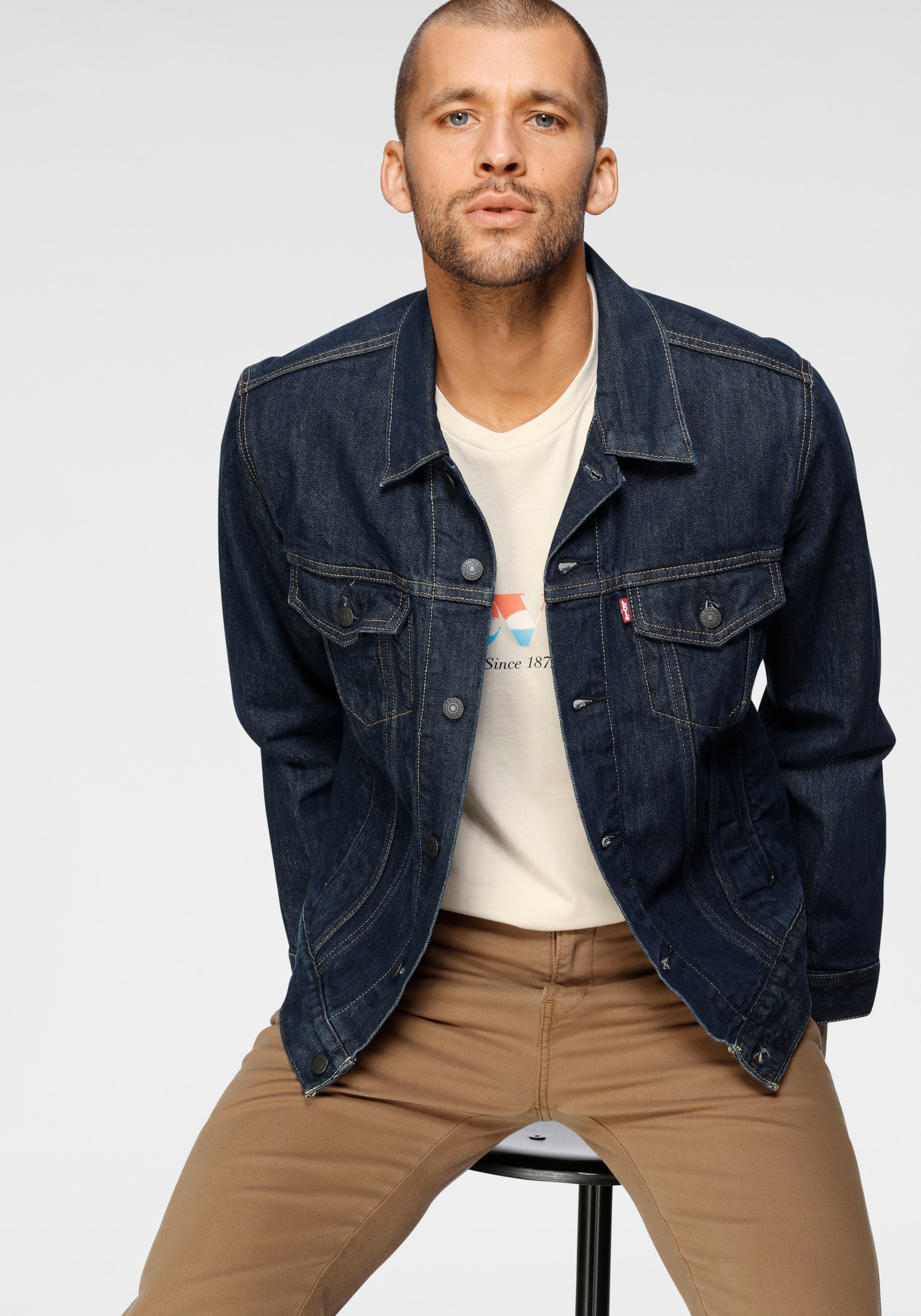 Levis Jeansjacke "VINTAGE FIT TRUCKER JKT", ohne Kapuze, mit Knopfleiste günstig online kaufen