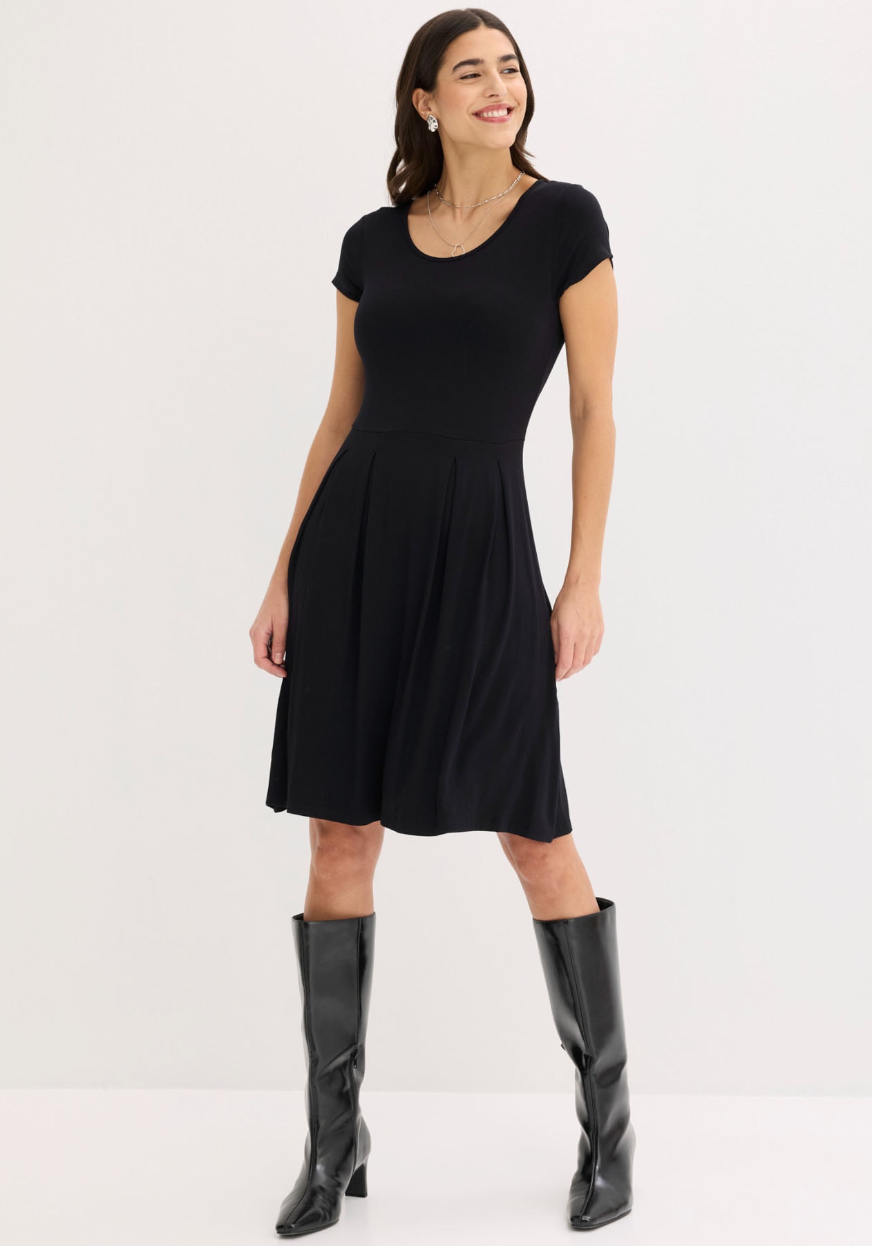 bonprix Jerseykleid "Jerseykleid aus Viskose-Mix" 1 tlg. für sommerliche Tage, aus Viskose-Mix, ausgestellte Passform