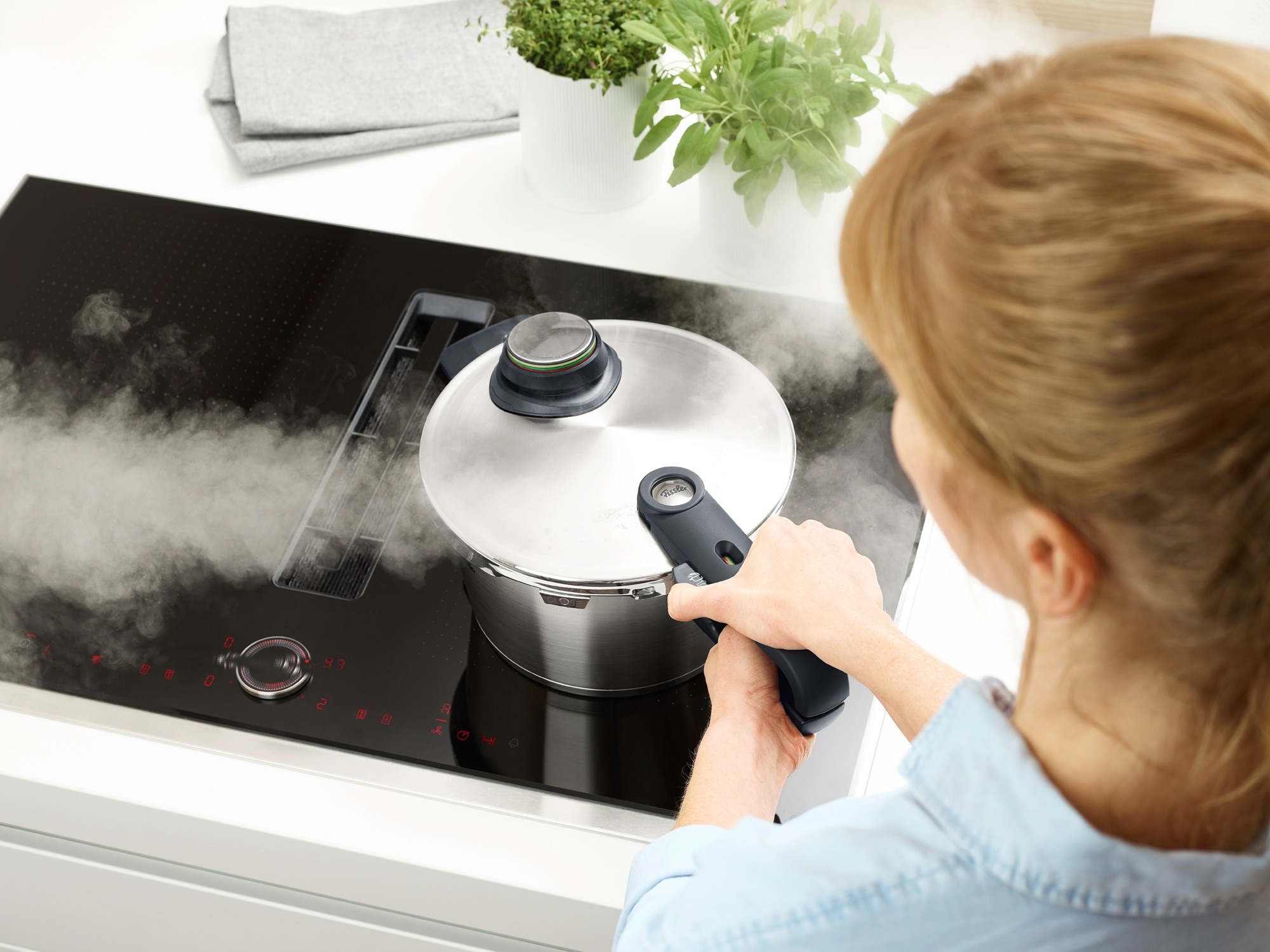 Fissler premium Schnellkochtopf »Fissler vitavit®  Edelstahl 18/10, (Set 5-tlg.), Abnehmbarer Griff, Verriegelungsanzeige, Einstellbares Abdampfen, Kondensat-plus Funktion, Einstellbare Kochstufen