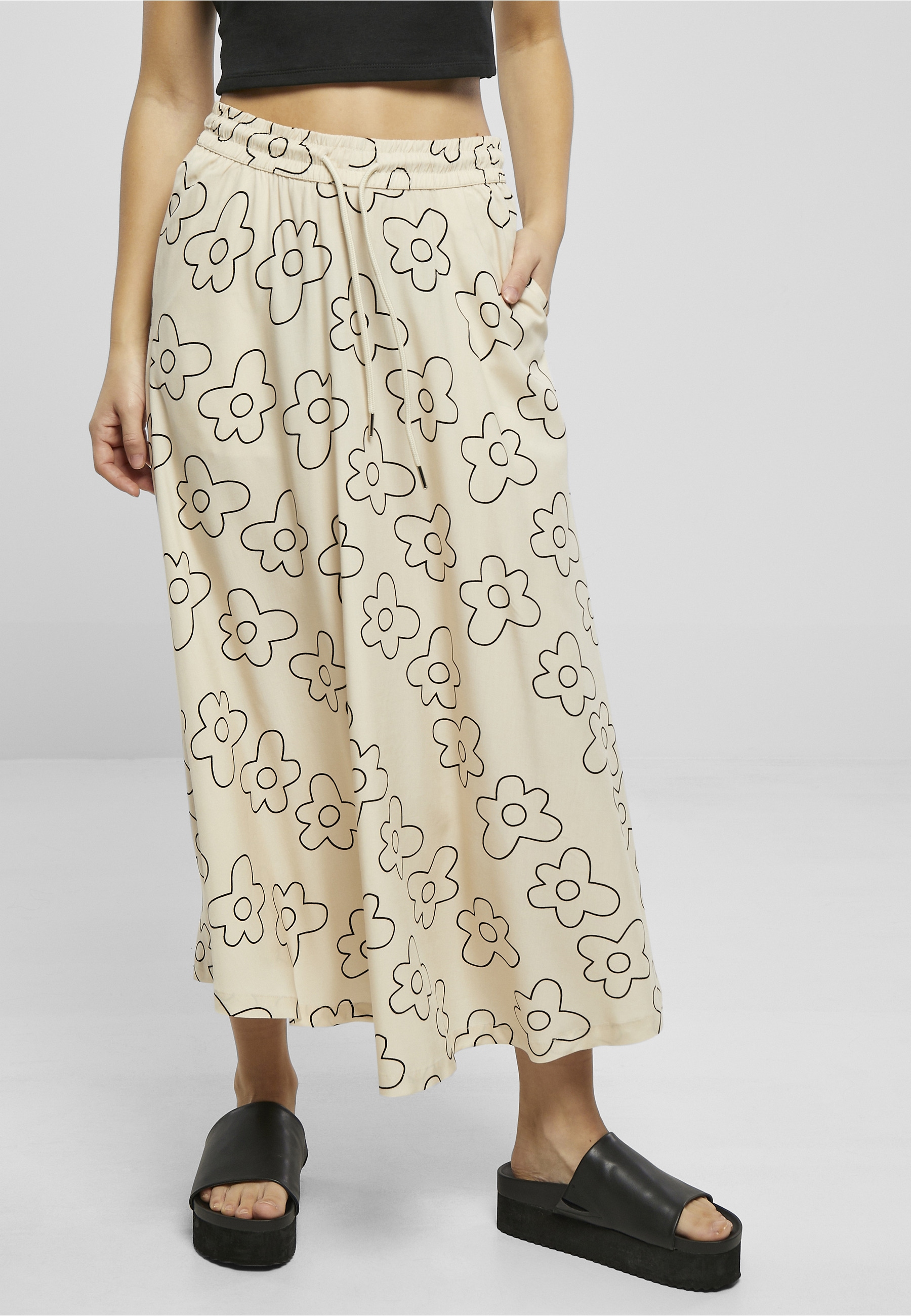 URBAN CLASSICS Jerseyrock »Urban Classics Damen Ladies Viscose Midi Skirt« 1 Stk.