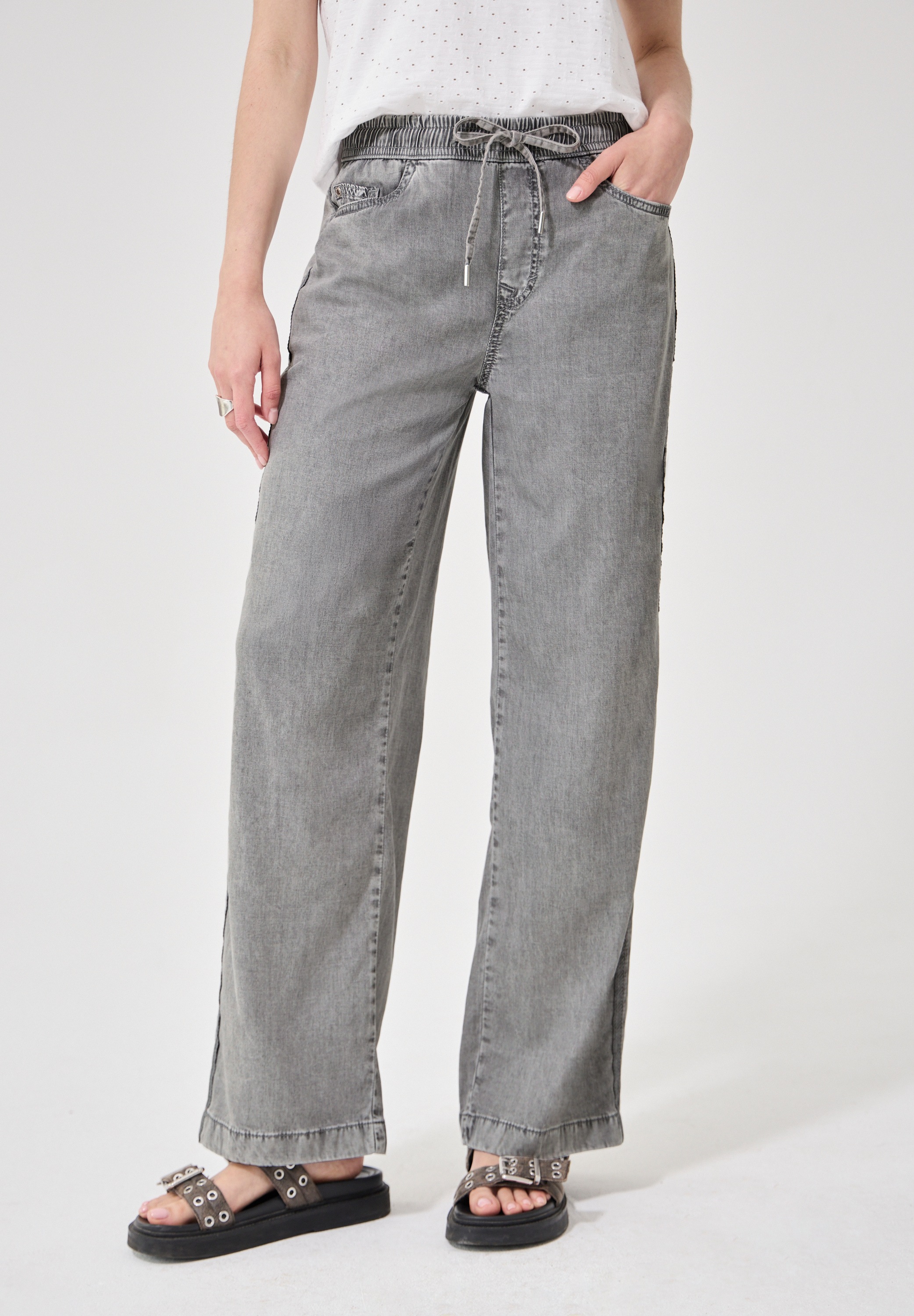 STREET ONE STUDIO Loose-fit-Jeans High Waist
