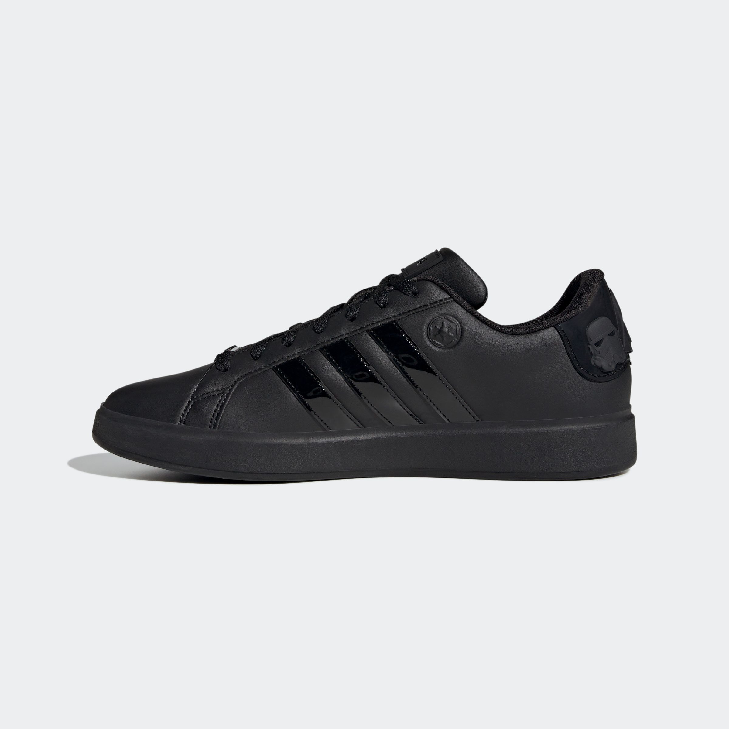 adidas Sportswear Sneaker »ADIDAS STAR WARS GRAND COURT SCHUH«, Design auf den Spuren des adidas Superstar