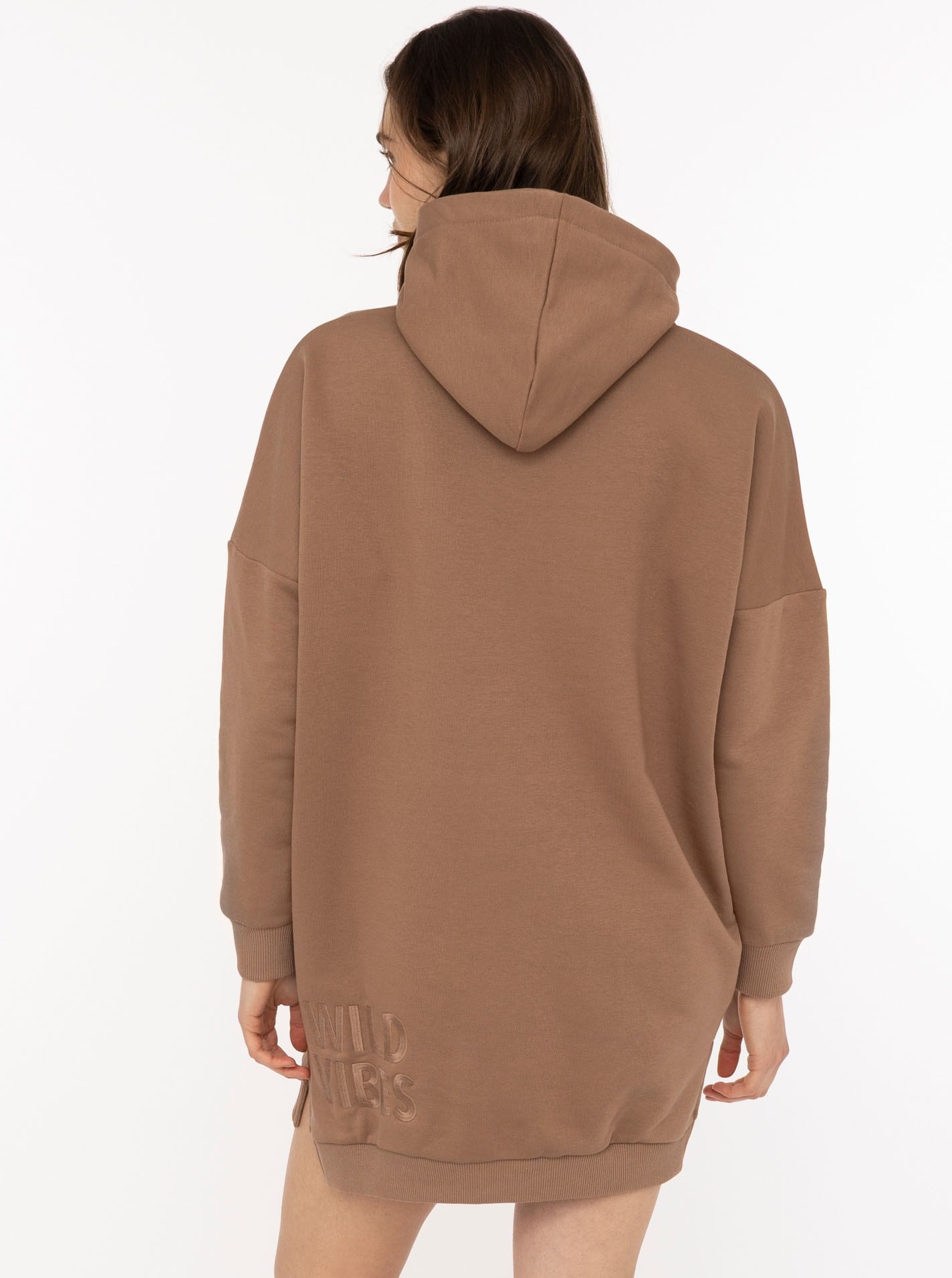 Zwillingsherz Sweatkleid »"Wild Vibes"« Kängurutasche praktische Fronttaschen, Leo-Kordel, tonale Stickerei