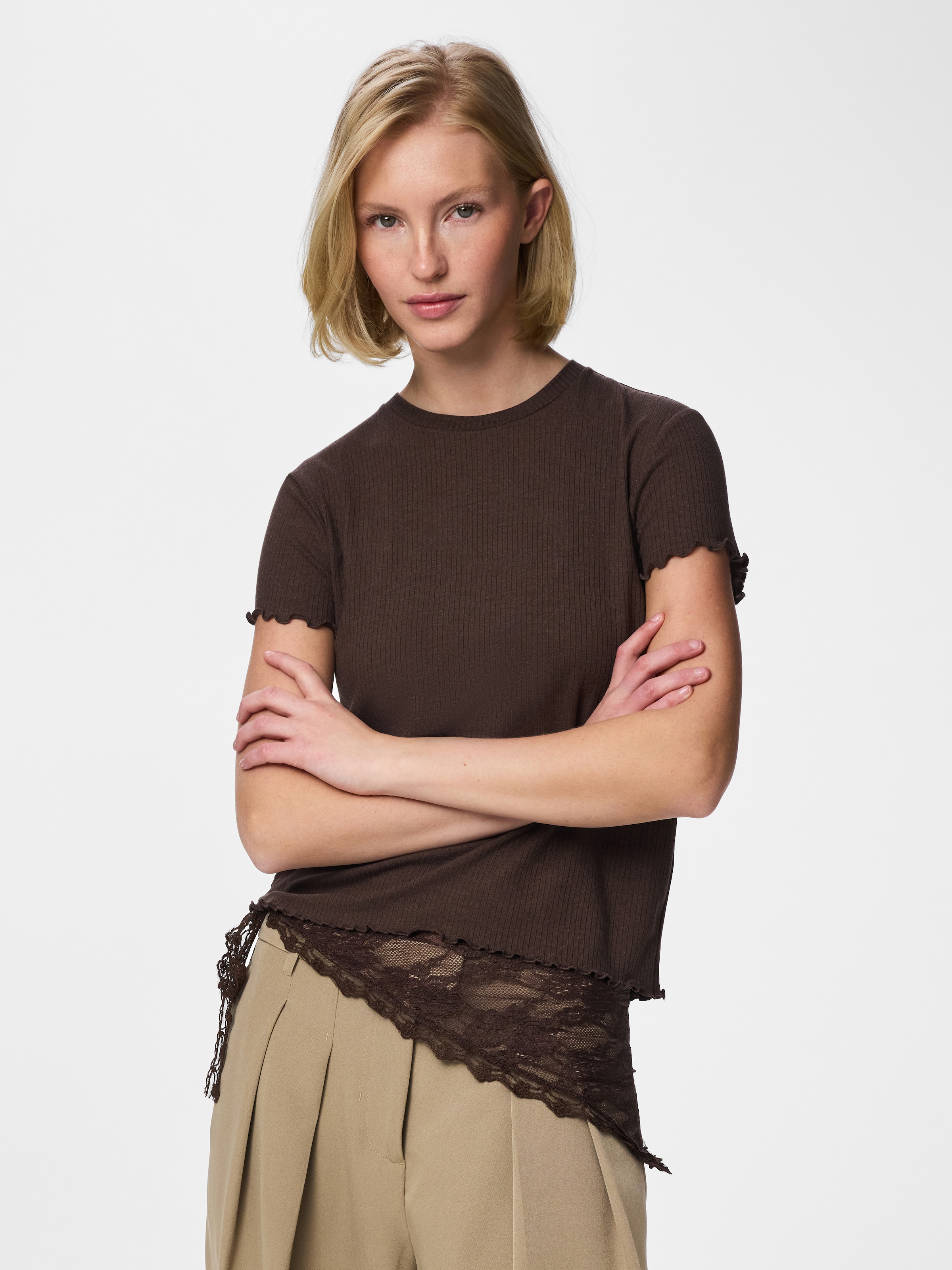 Pieces Kurzarmshirt "Pcnicca Ss O-Neck Top Kac Bfd" Viskosemischung, Slim Fit