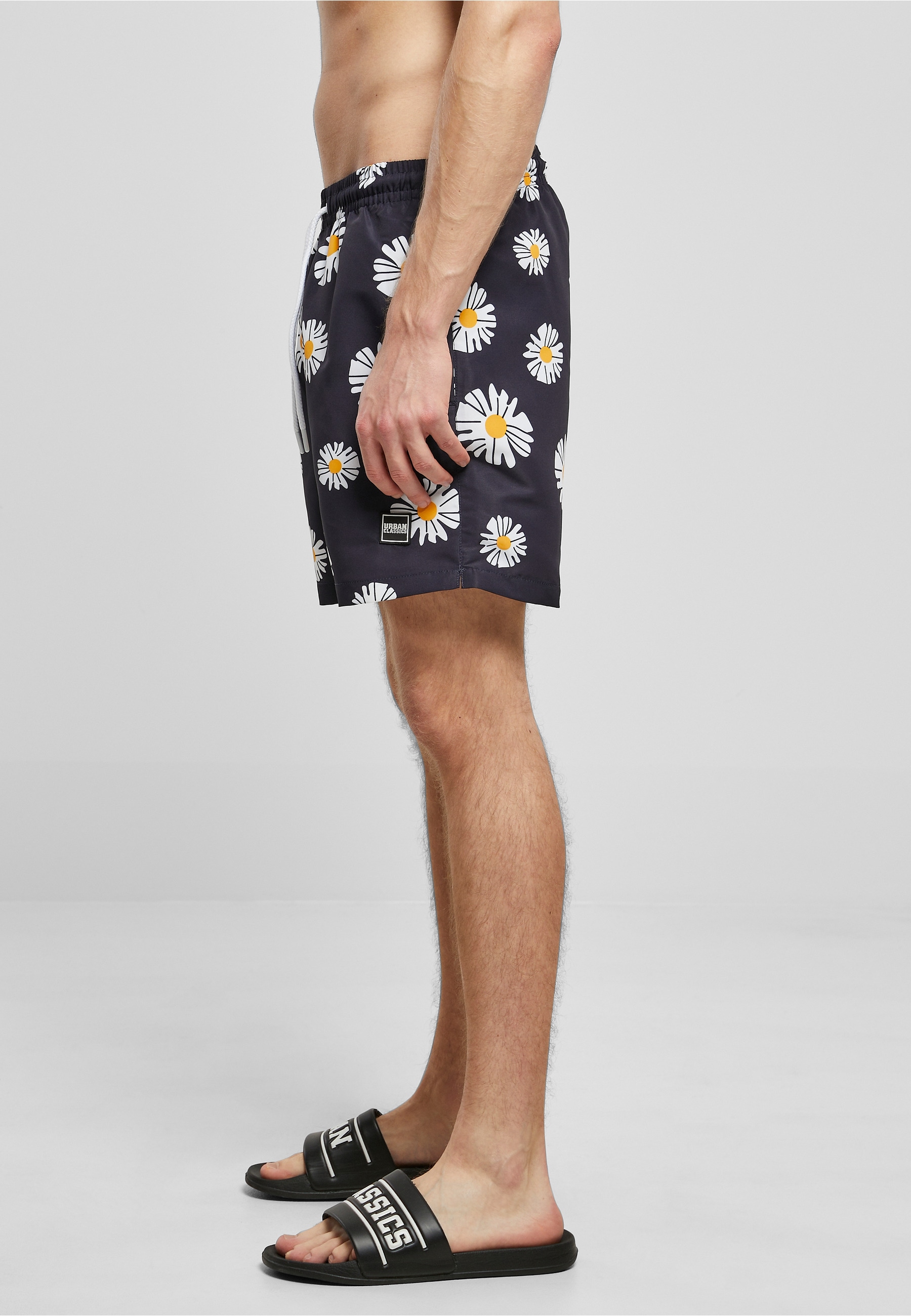 URBAN CLASSICS Badeshorts »Urban Classics Herren Pattern Swim Shorts«