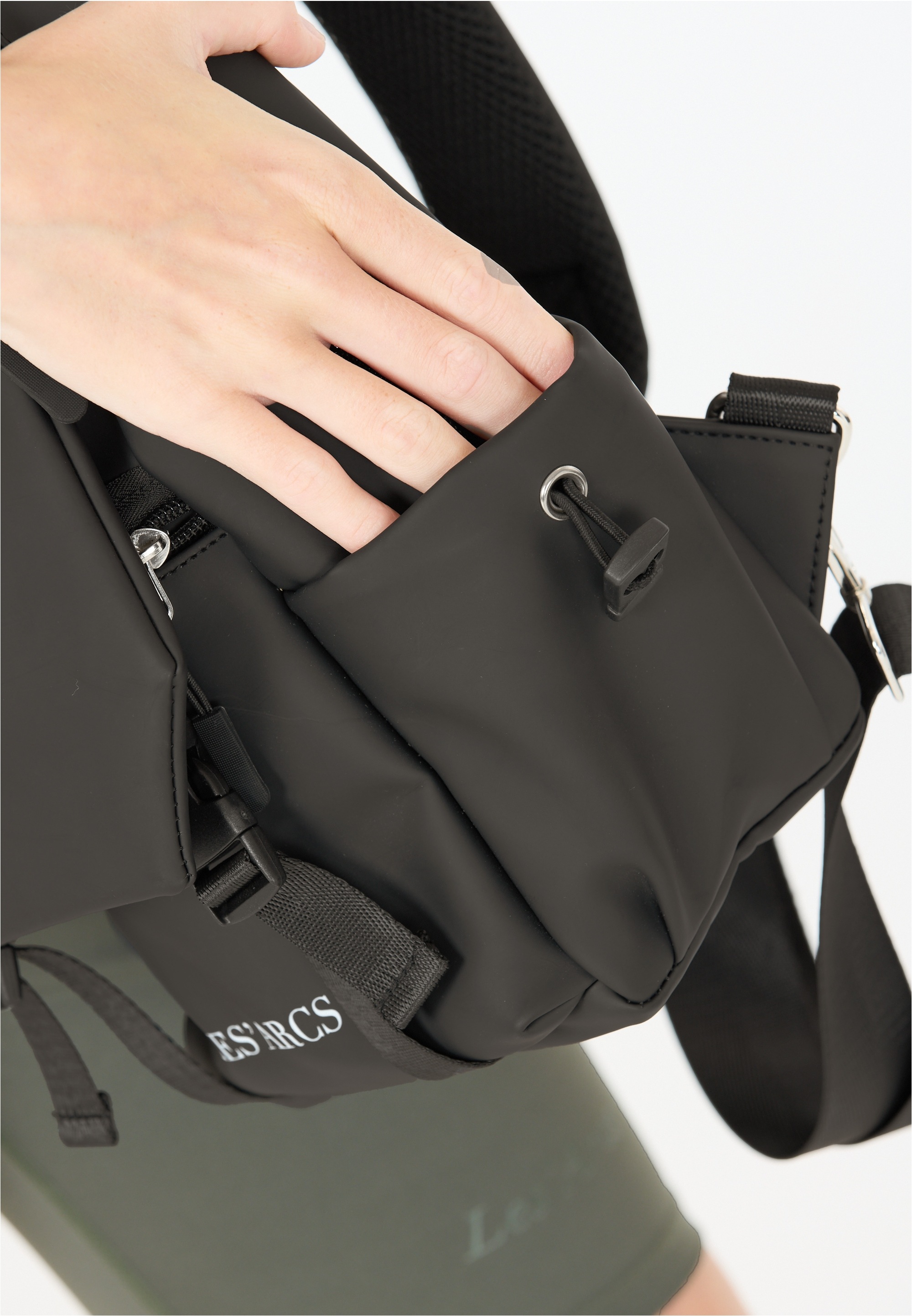 Les'Arcs Sporttasche »Tobis« Im trendigen und funktionalen Crossbody-Style