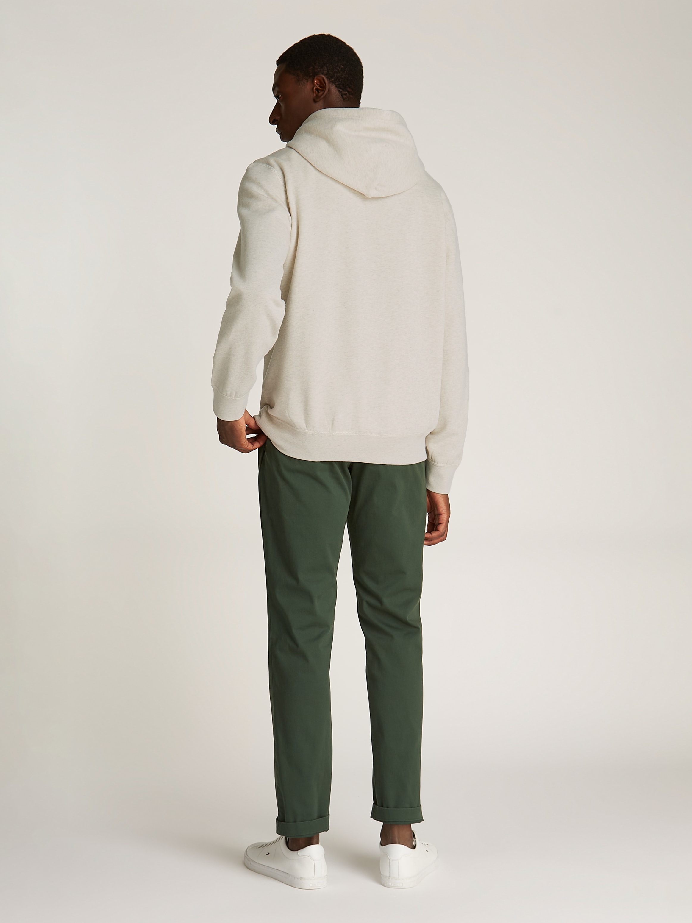 Tommy Hilfiger Hoodie »ESS SEASONAL FLEECE HOODY«, mit Logostickerei