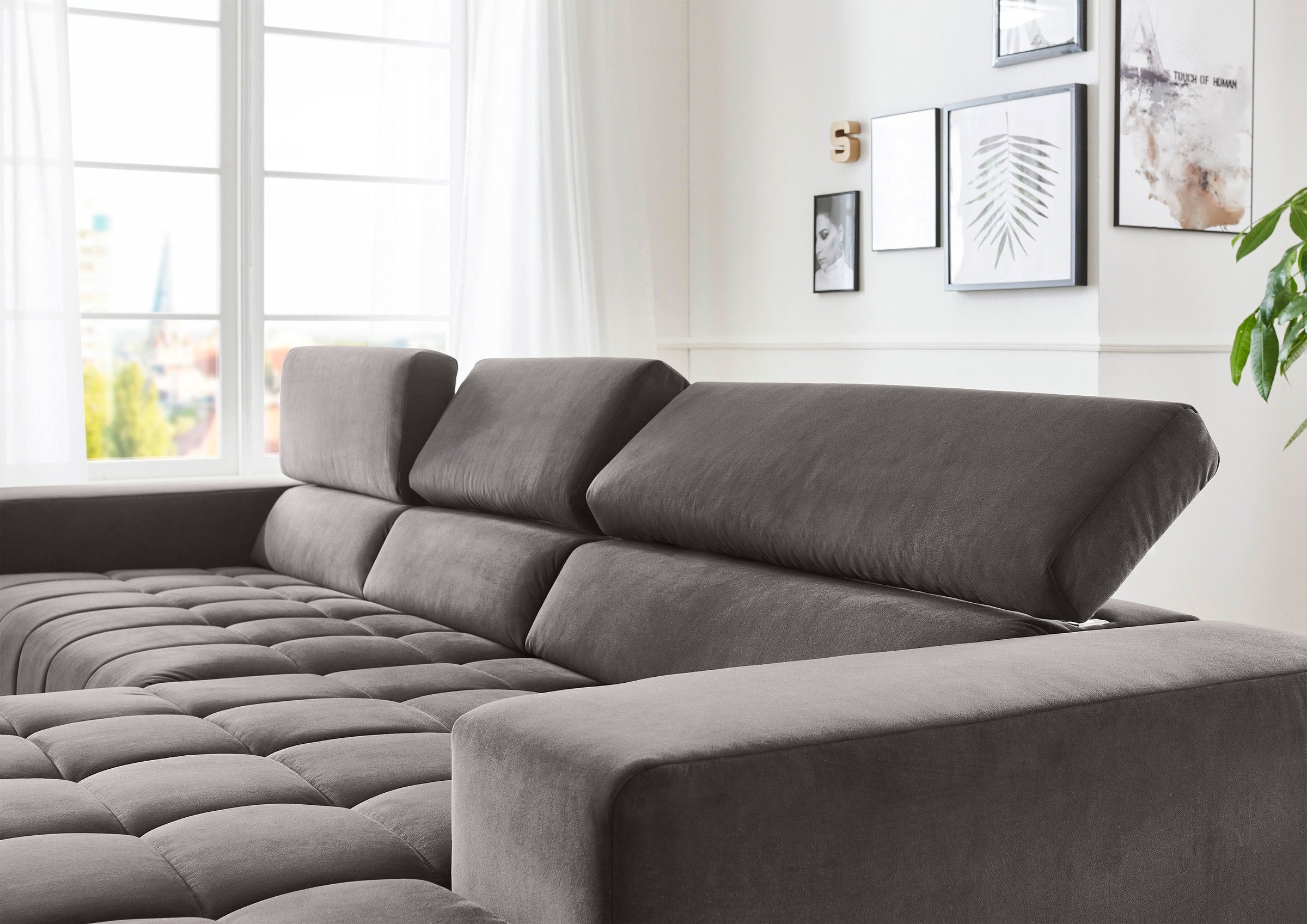 Die PlanBar Ecksofa »MP-IN15053 L-Form«, mit Kopfteilverstellung, wahlweise mit manueller Vorziehbank